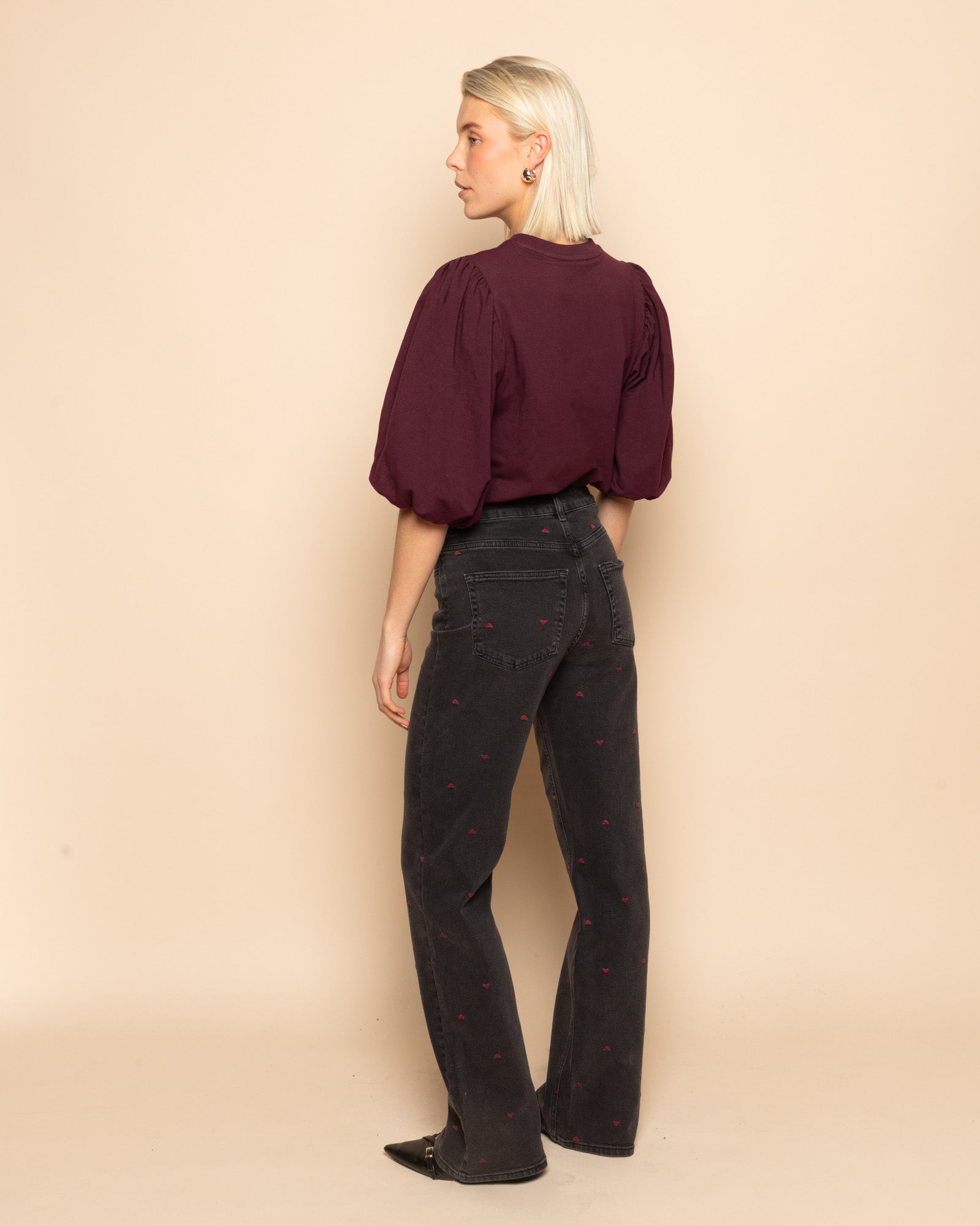 HEART BOOTCUT JEANS DONKERGRIJS BURGUNDY