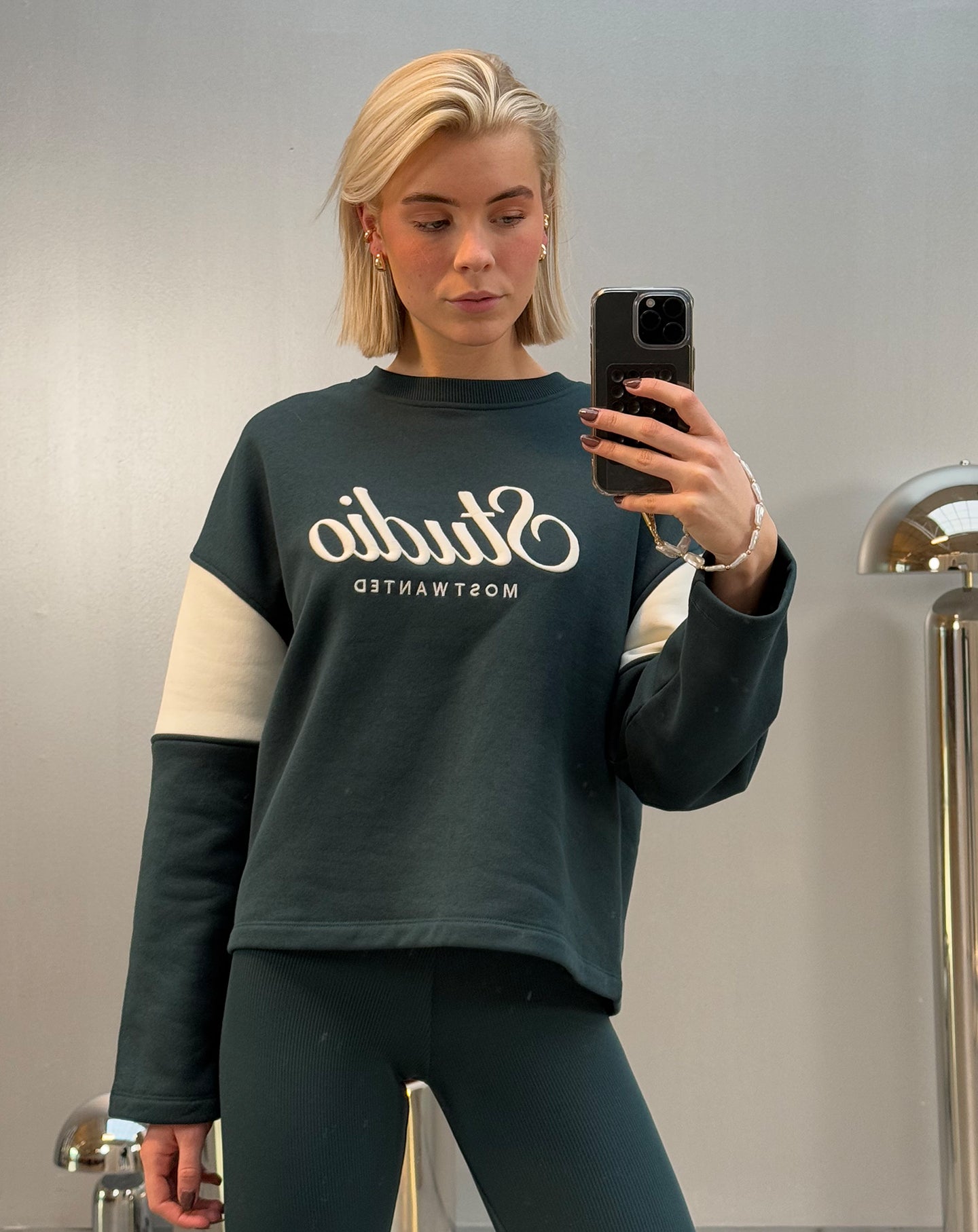 STUDIO COLOR BLOCK SWEATER DONKERGROEN