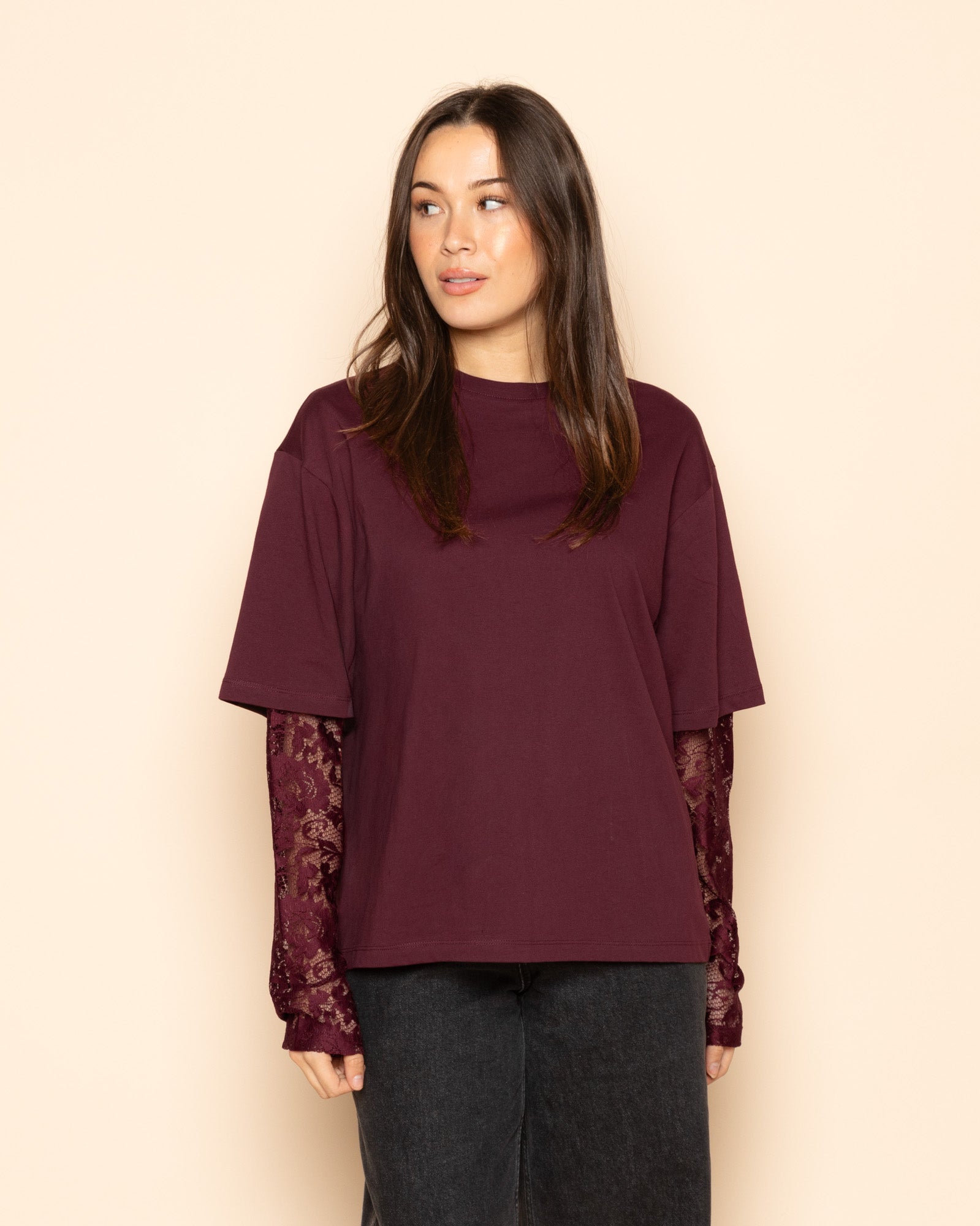 LACE LONG SLEEVE OVERSIZED TEE DONKER BURGUNDY
