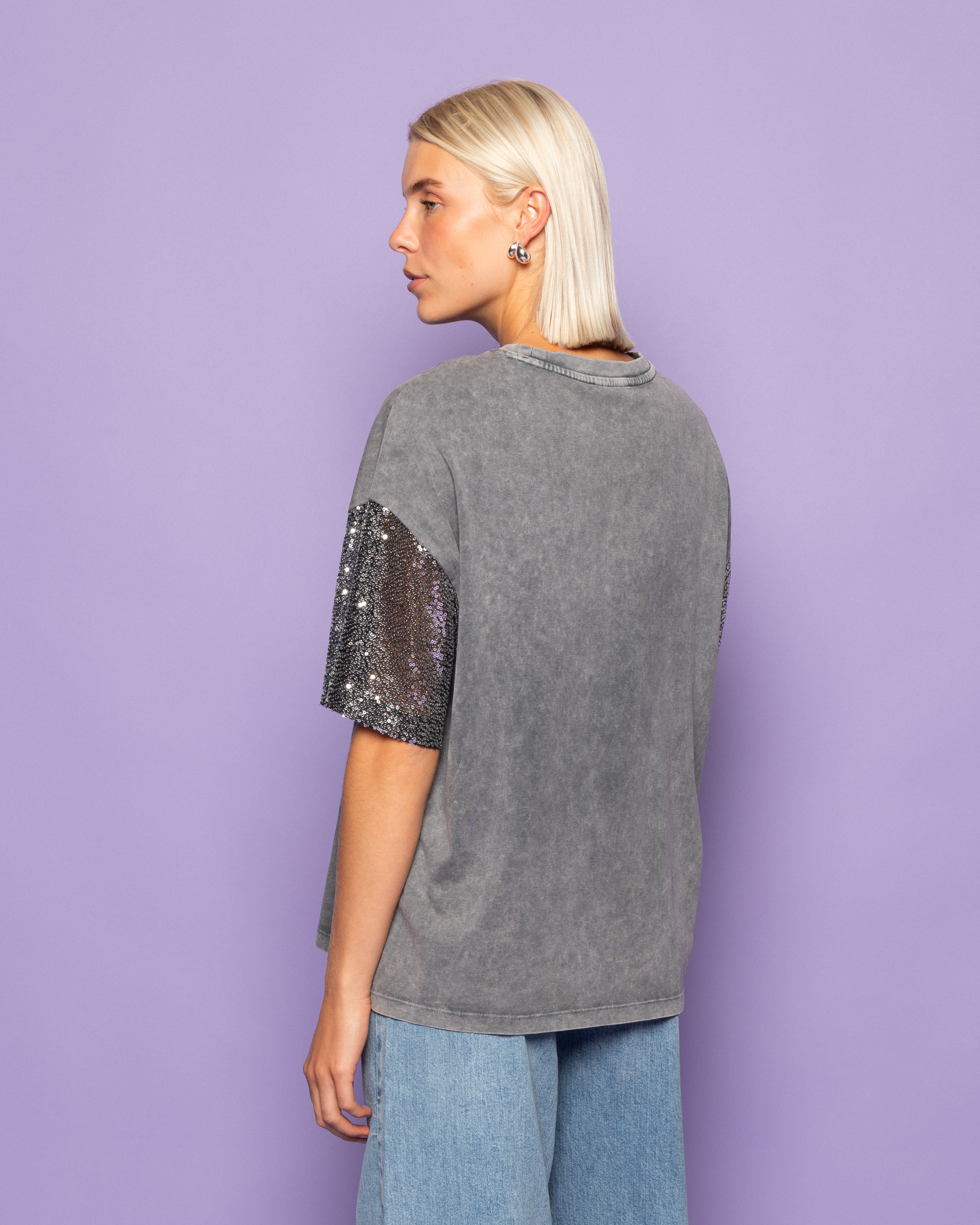 FOREVER SEQUIN SLEEVE OVERSIZED TEE ACID GREY