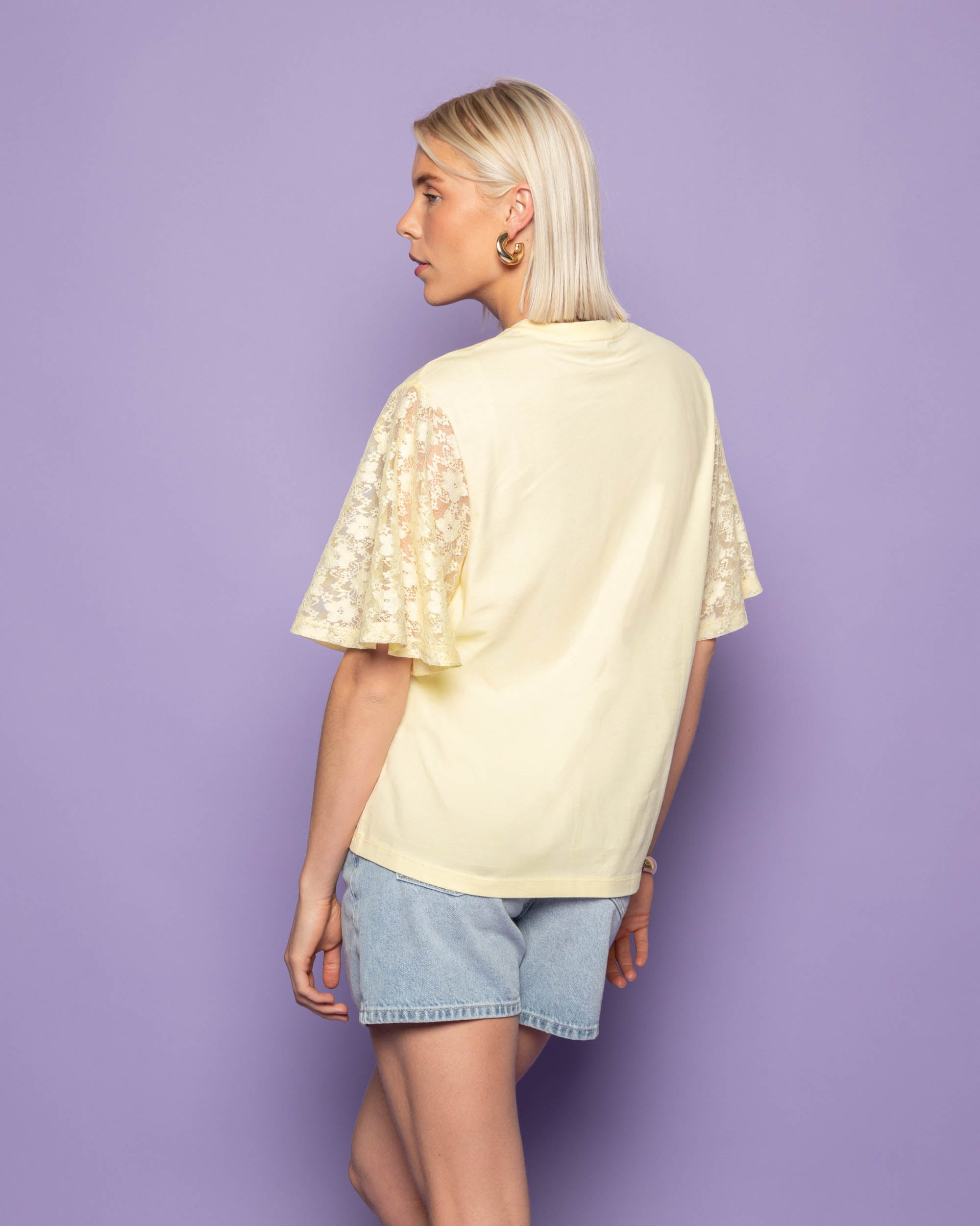 SUNDREAM LACE SLEEVE TEE BUTTER YELLOW