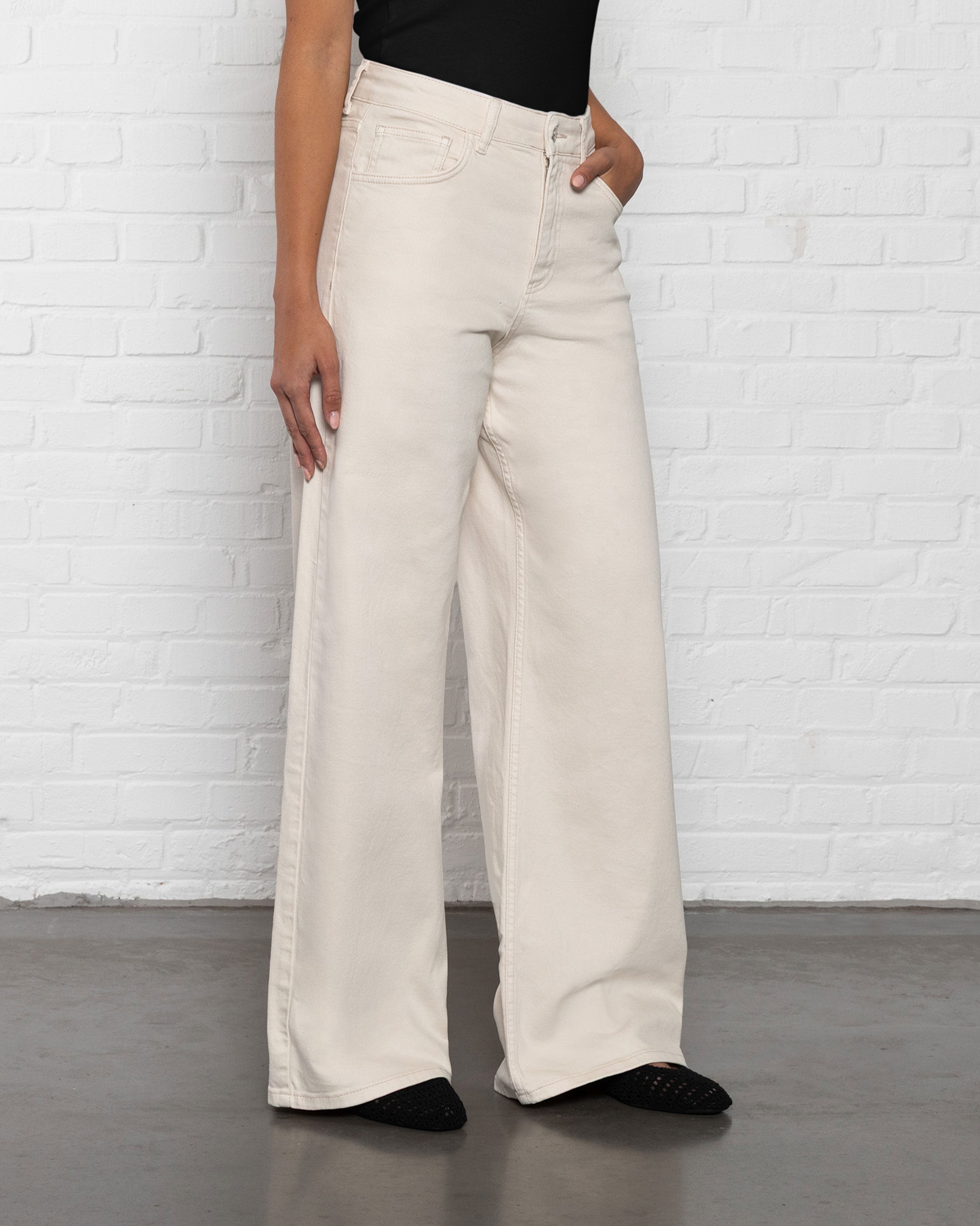 COMFORT WIDE LEG JEANS CRÈME