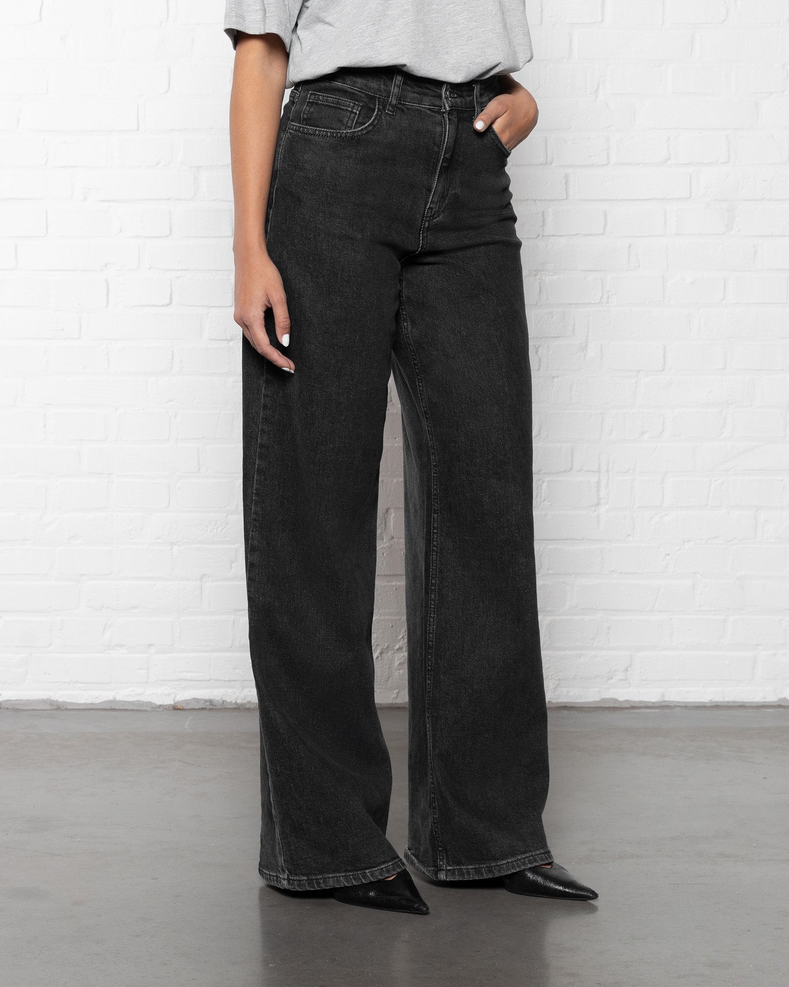 COMFORT WIDE LEG JEANS DARK GREY