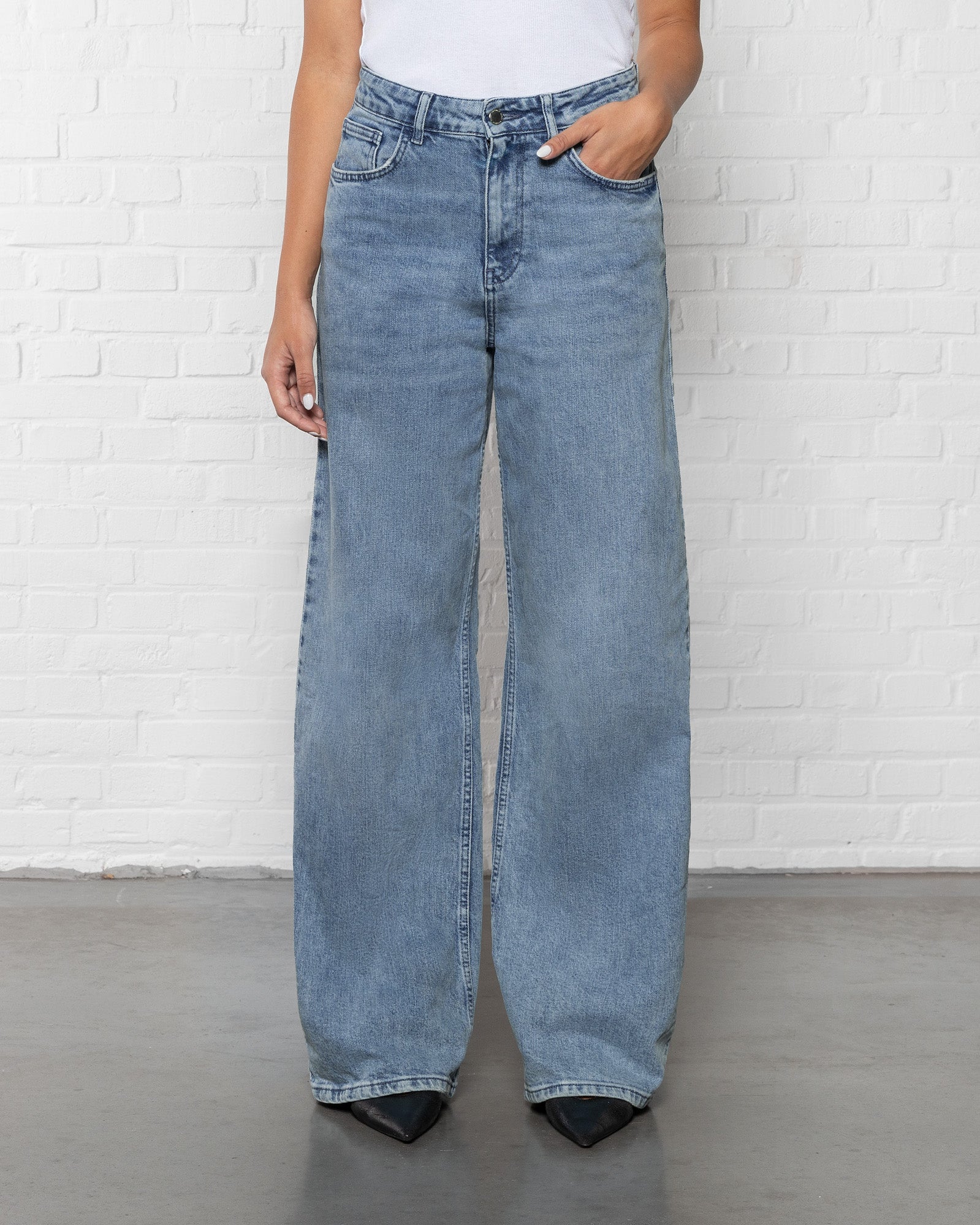 COMFORT WIDE LEG JEANS MID BLAUW