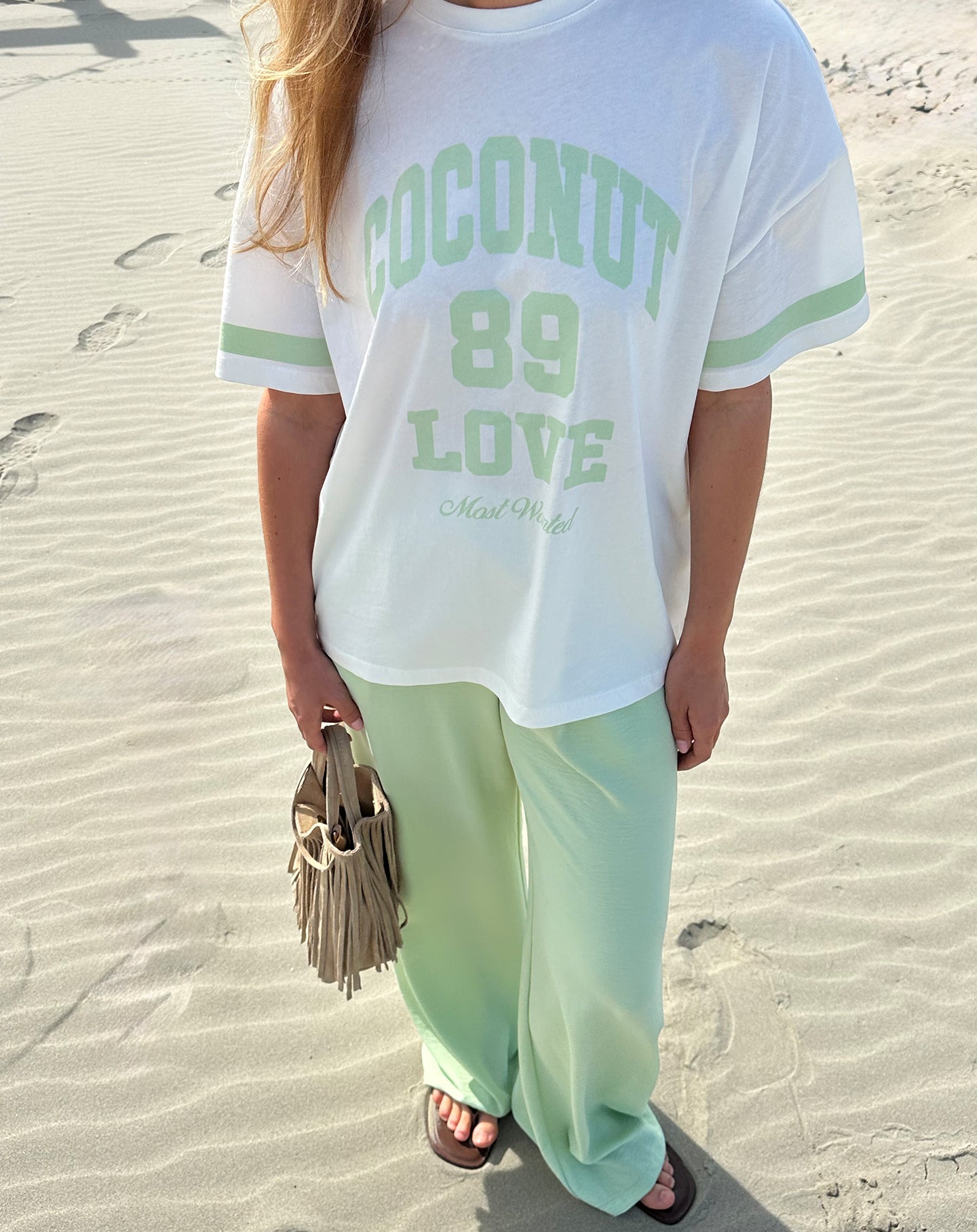 COCONUT LOVE OVERSIZED TEE CREAM