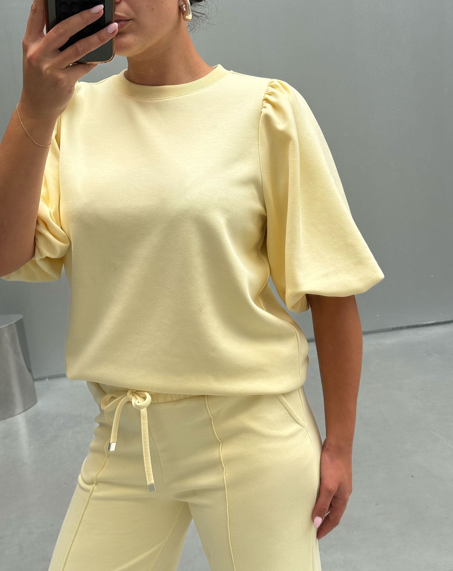 SCUBA SHORT PUFF SLEEVE SWEATER BOTERGEEL