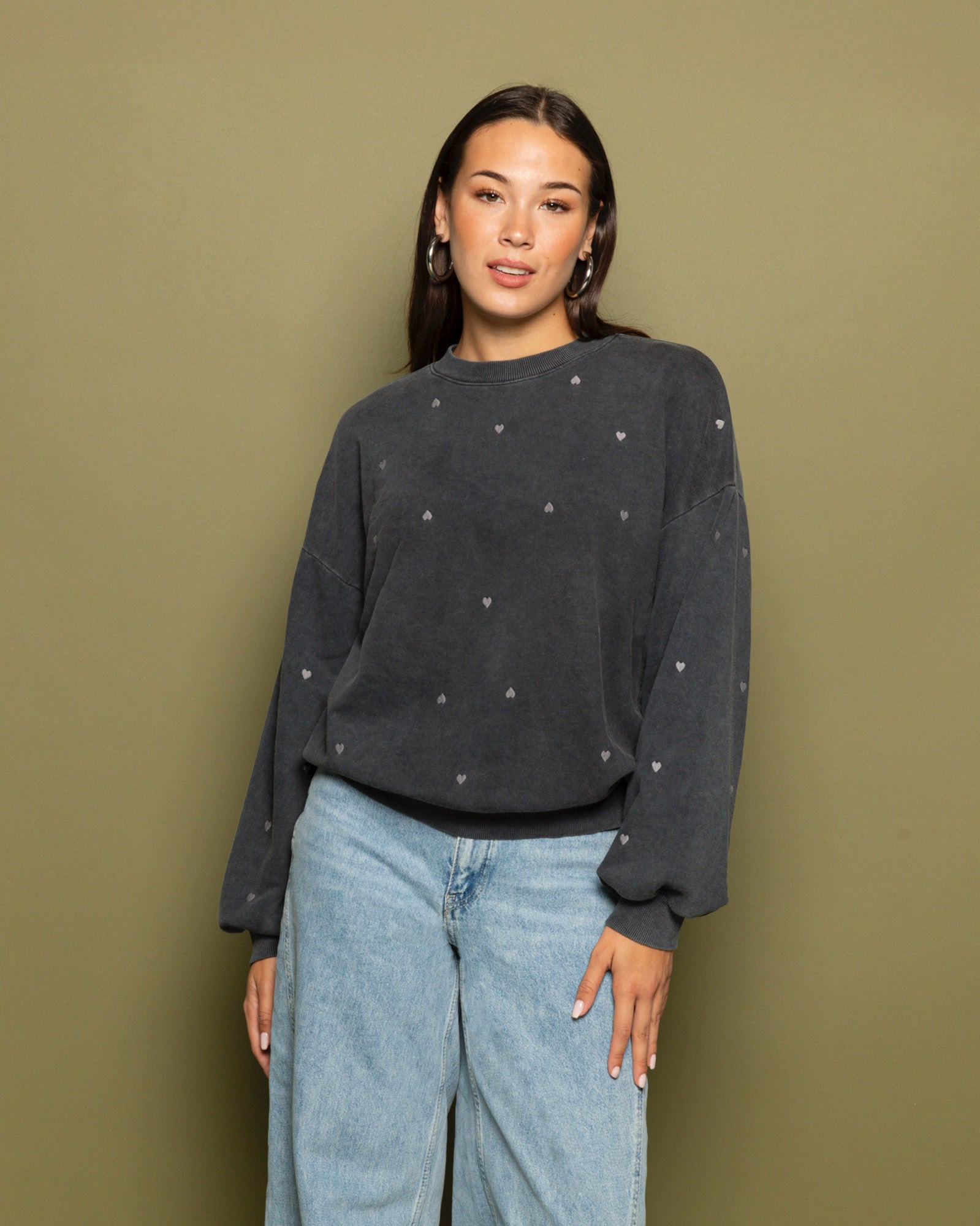 HEART EMBROIDERY SWEATER ACID GRIJS