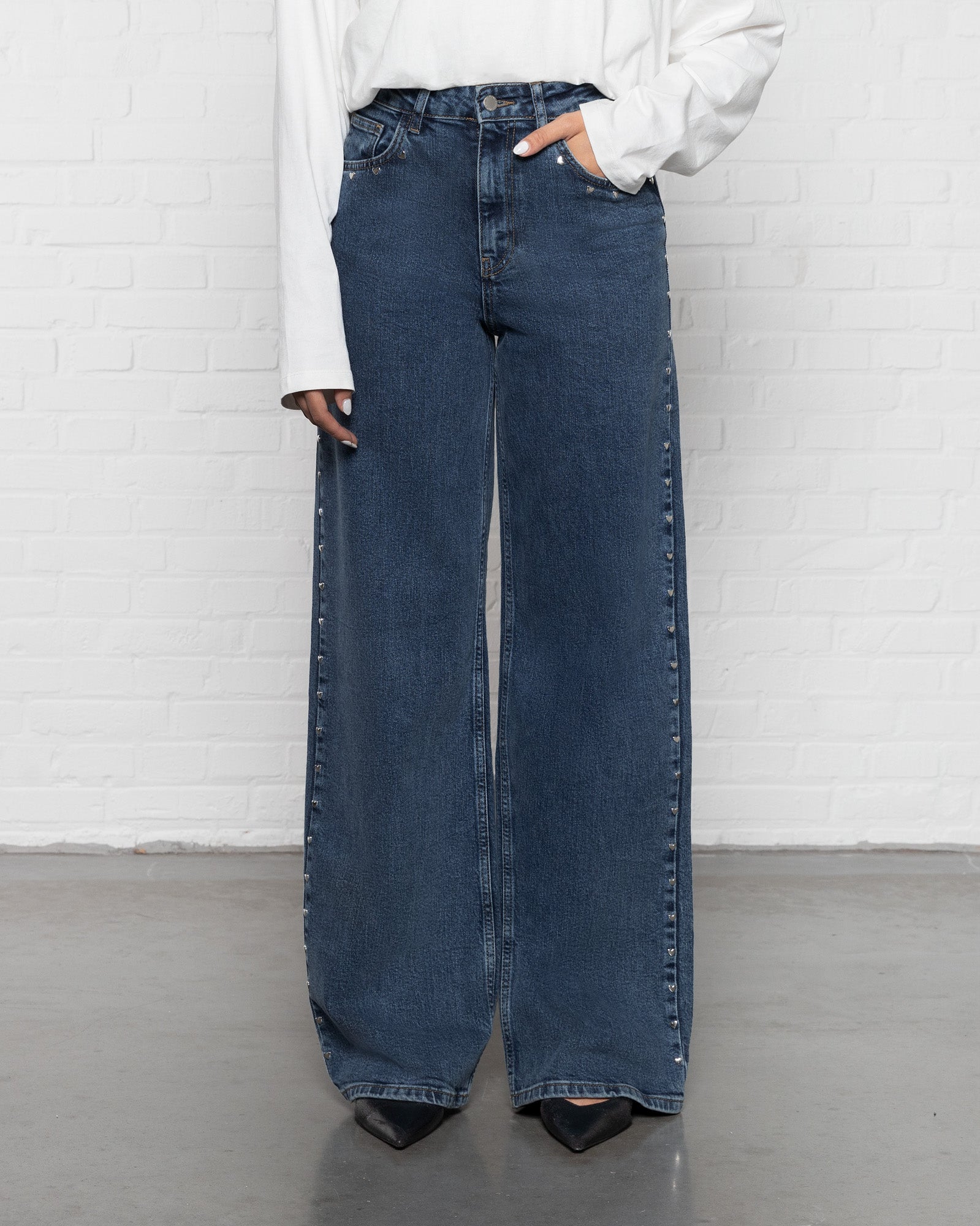 HEART STUD COMFORT WIDE LEG JEANS BLAUW