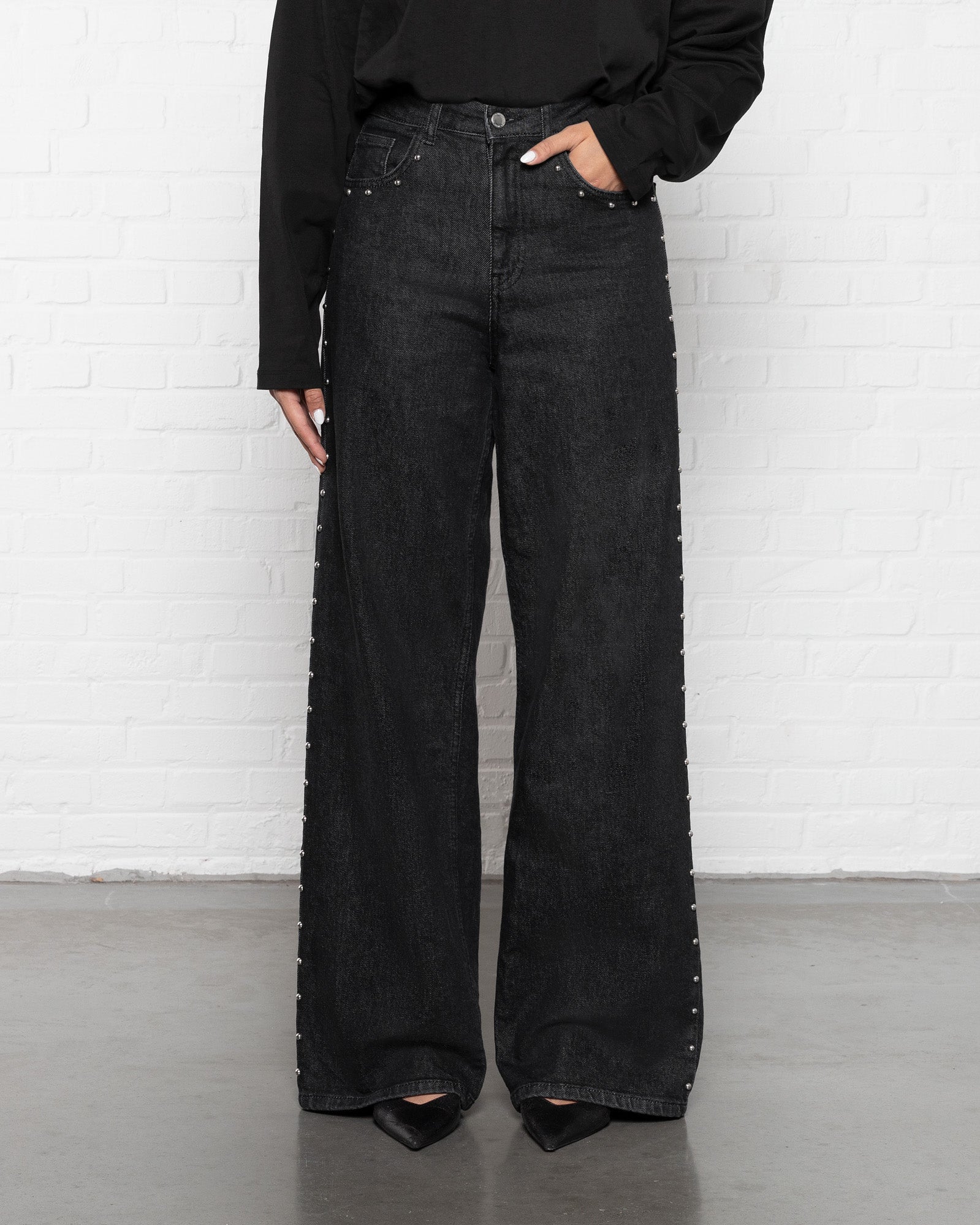 STUD COMFORT WIDE LEG JEANS DARK GREY