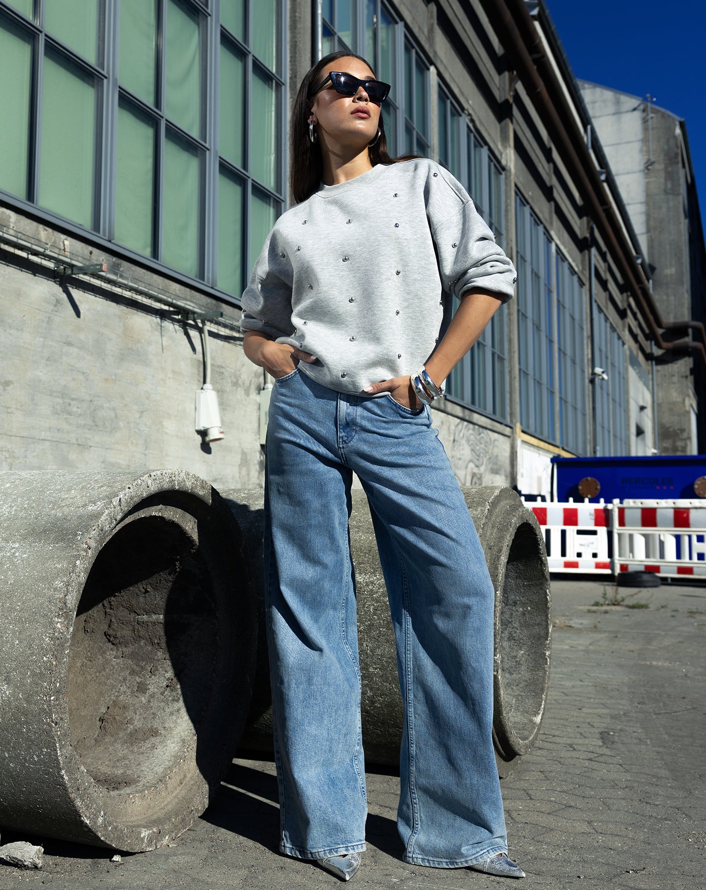 BOLD STUDS SWEATER LIGHT GREY MELANGE