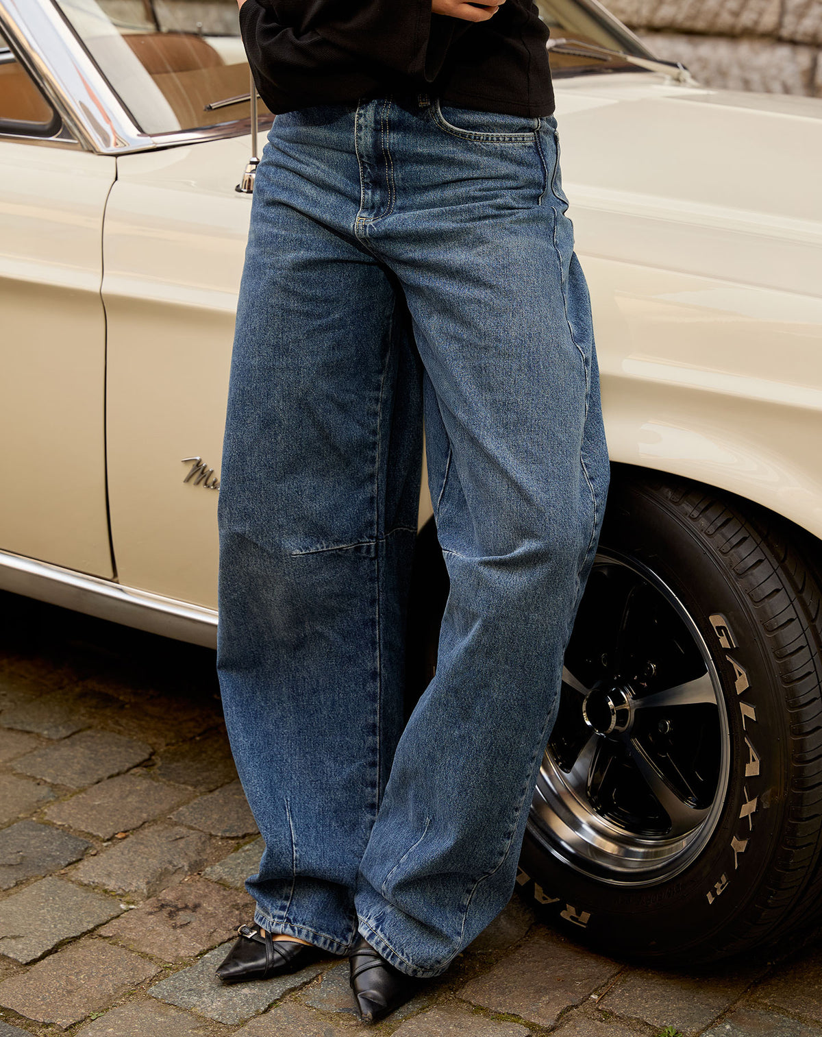 BARREL LEG JEANS DONKERBLAUW