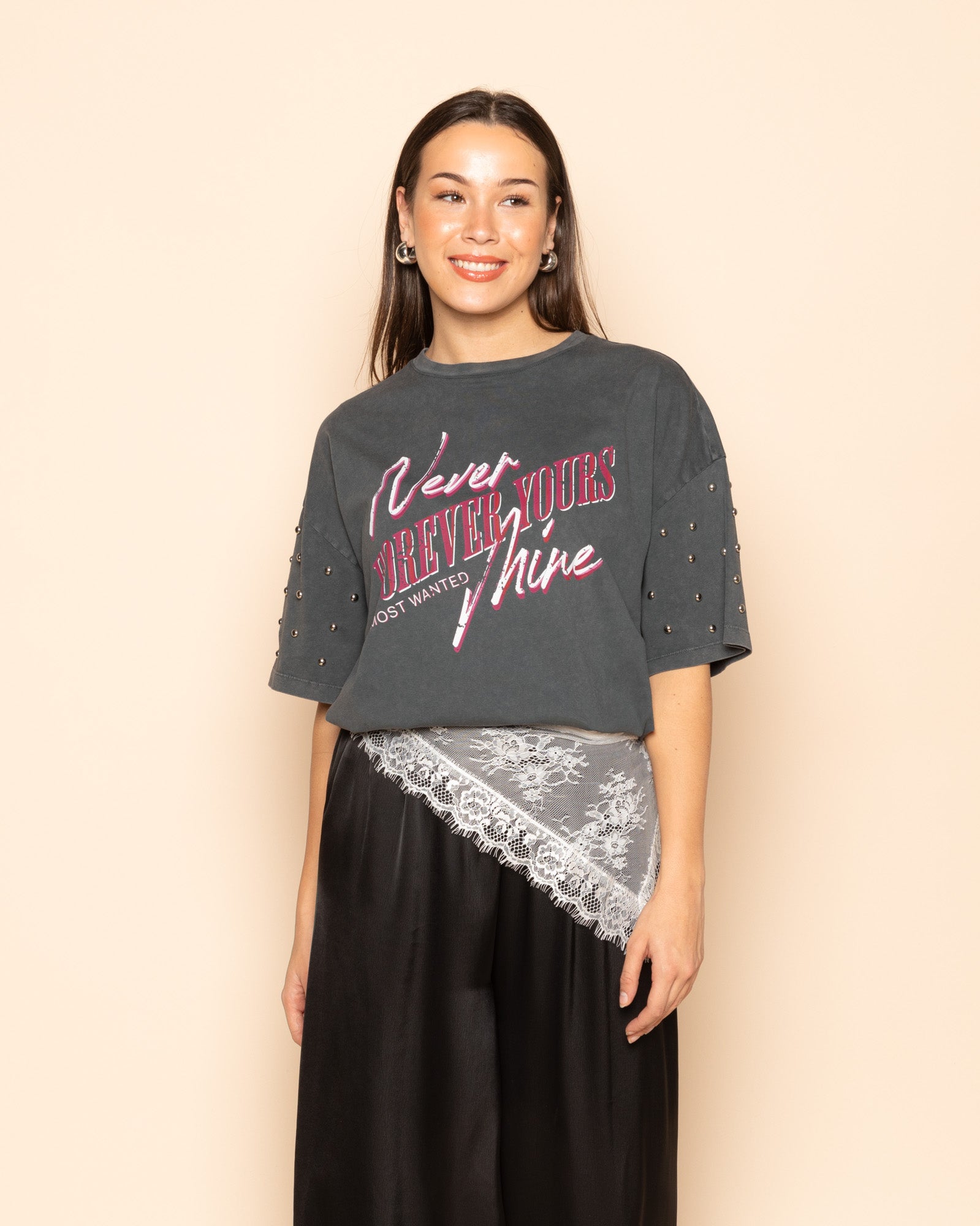 FOREVER YOURS STUD SLEEVE TEE ACID GRIJS