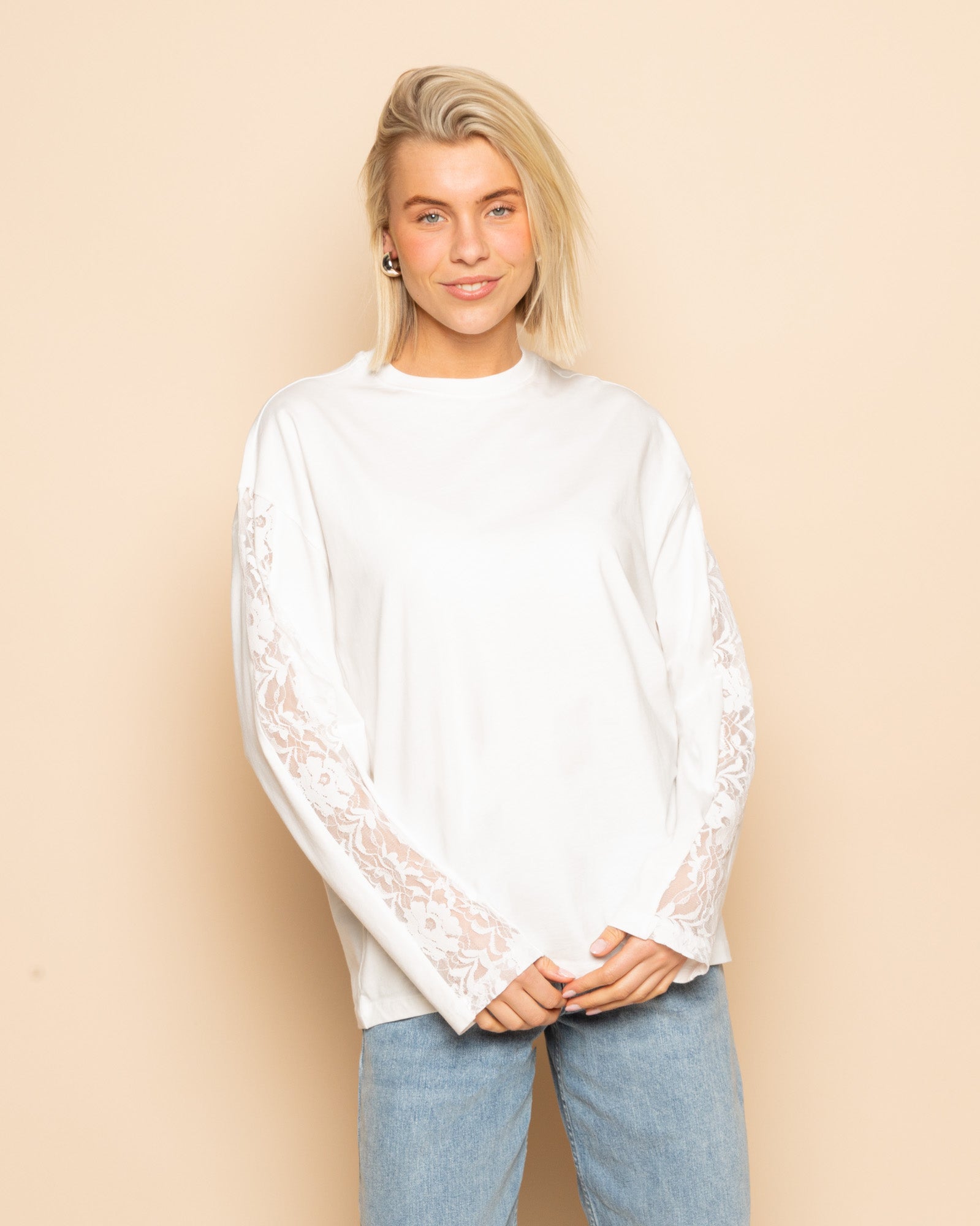 LACE INSERT LONG SLEEVE TEE CRÈME