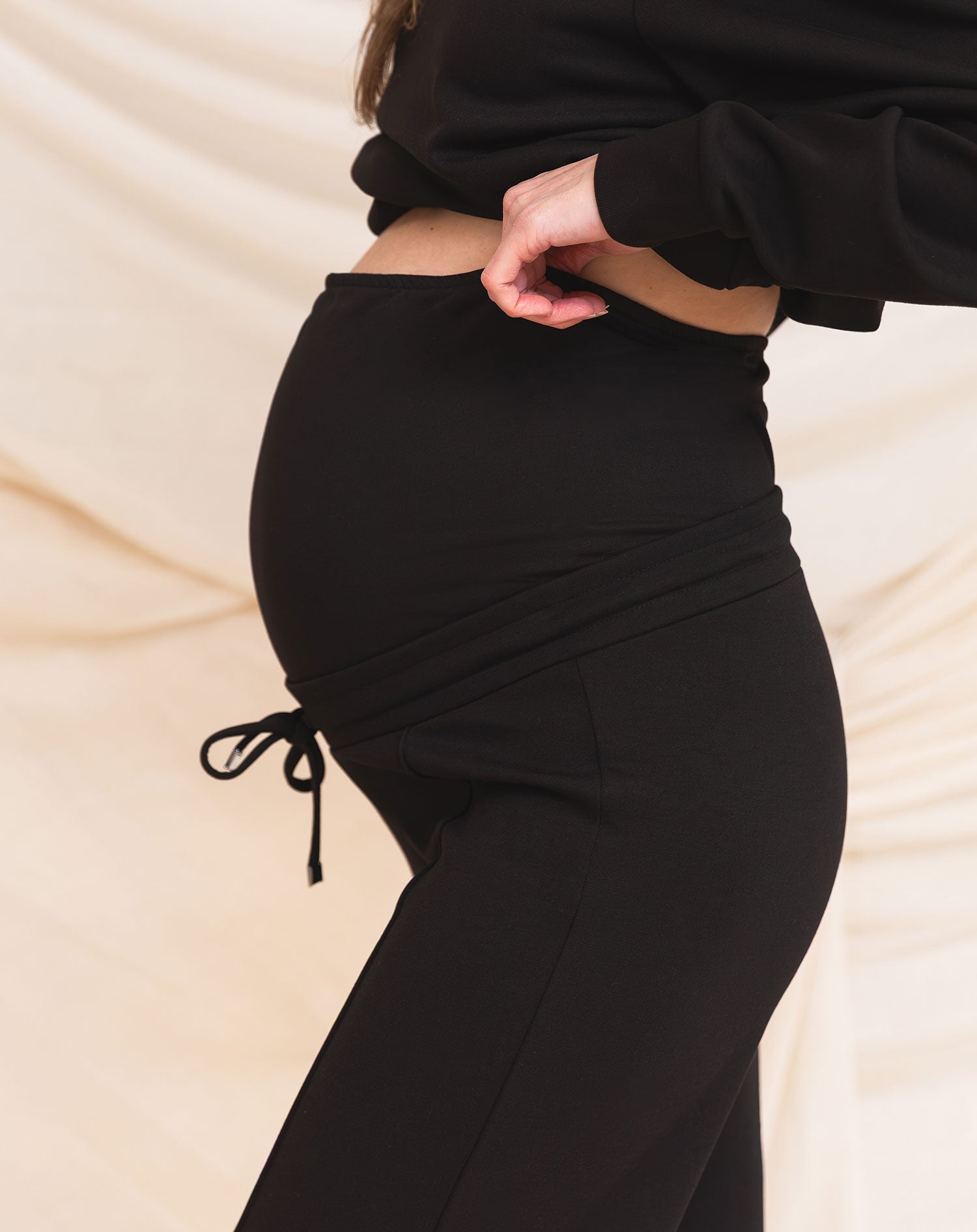 SCUBA PINTUCK PANTS MATERNITY PETITE ZWART