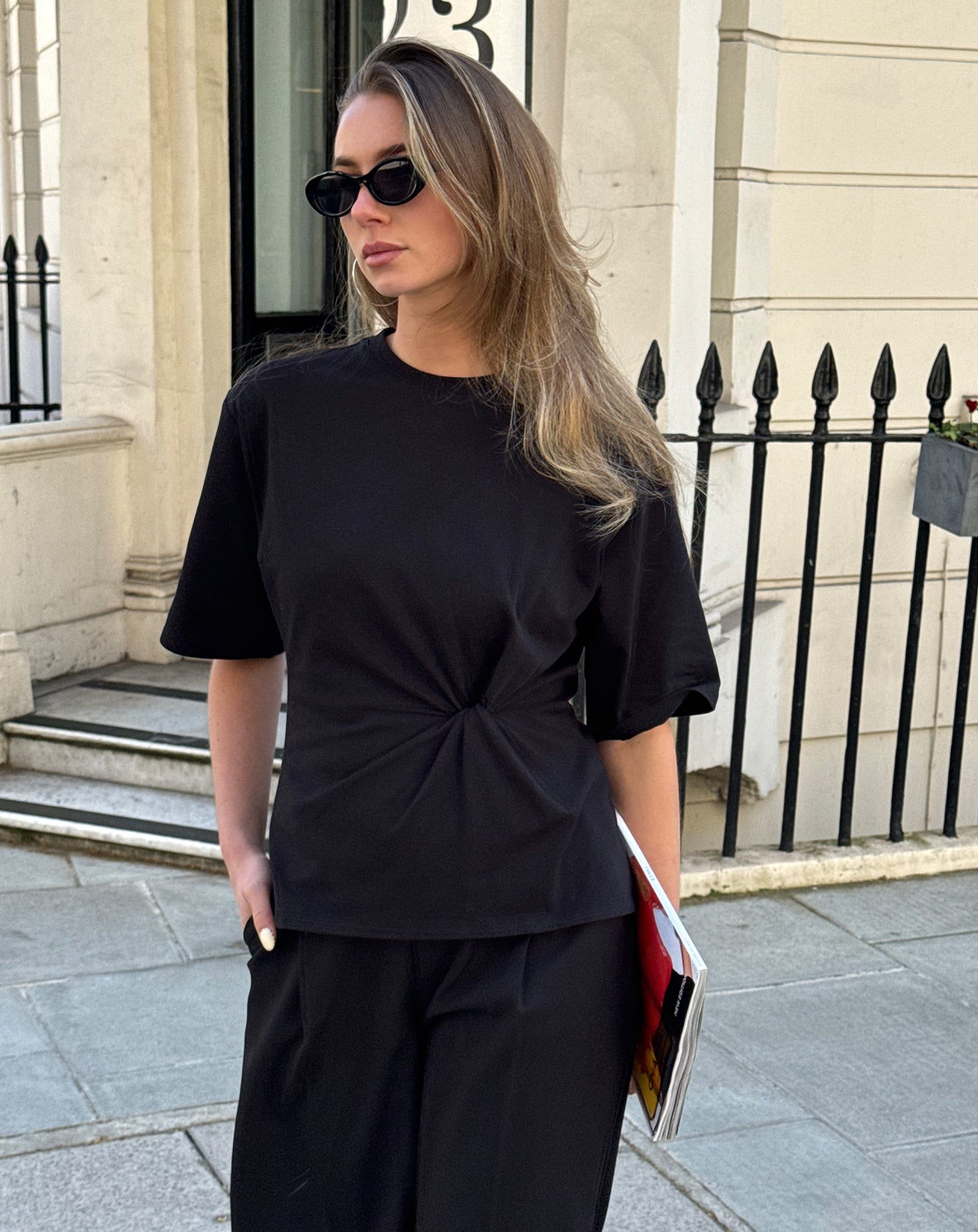 KNOTTED DETAIL SHORT SLEEVE TOP ZWART