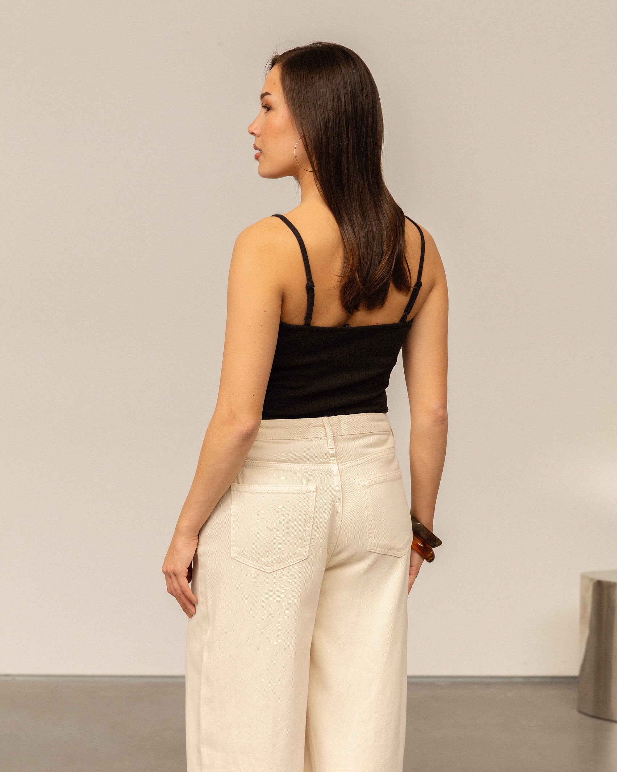 RIB LACE TAPE SINGLET DONKERBRUIN