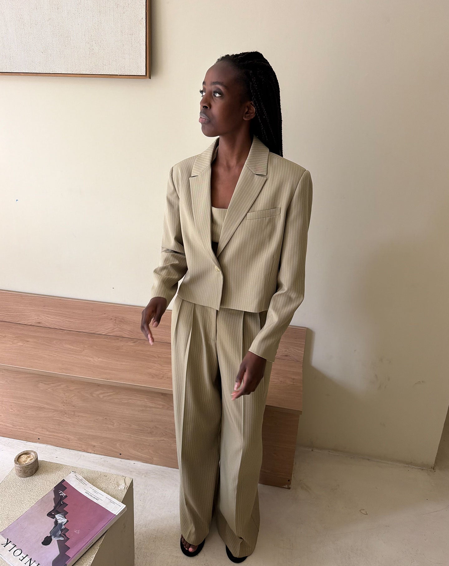 SELLAH CROPPED BLAZER PIN STRIPE OLIJFGROEN