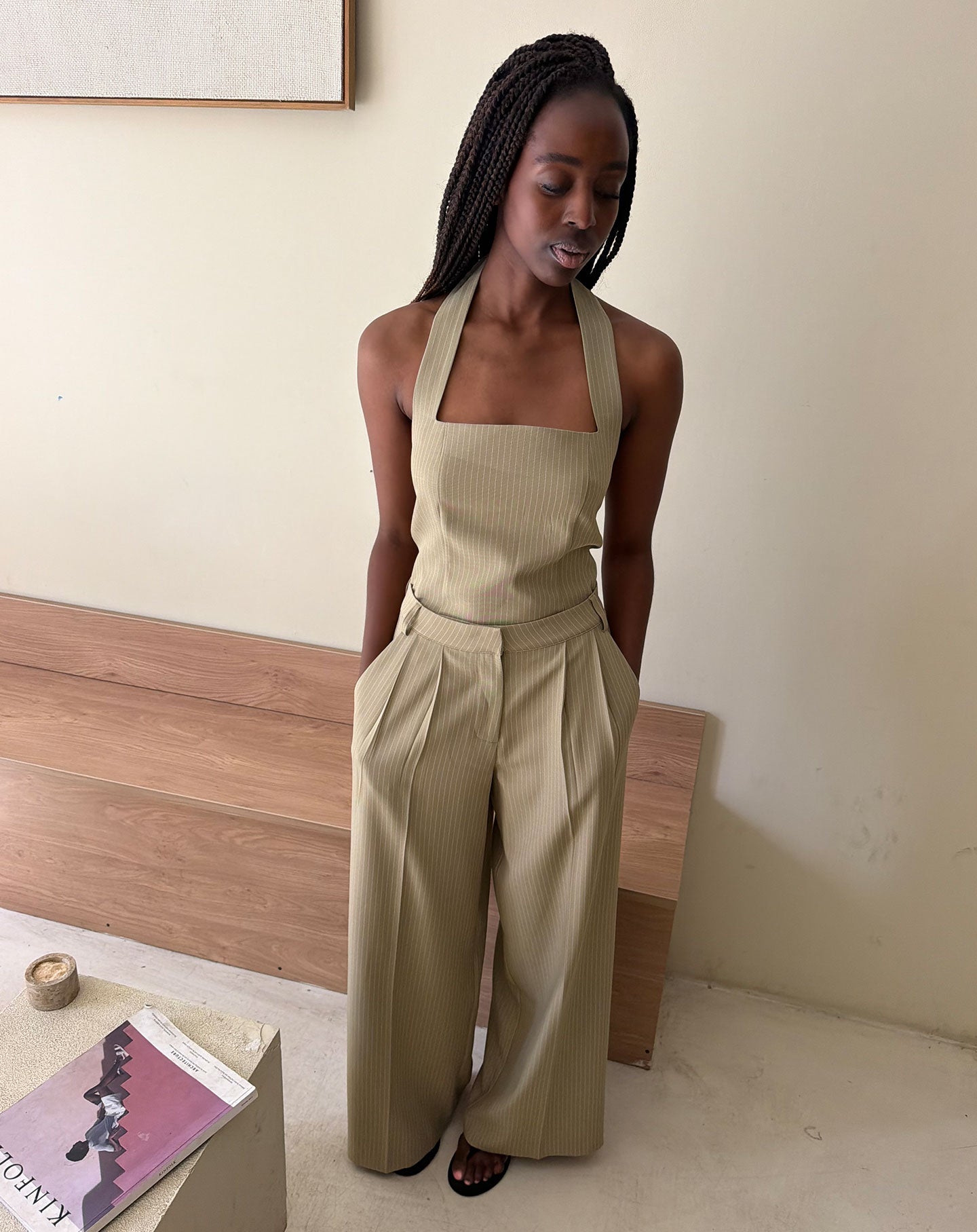 SELLAH HALTER TOP PIN STRIPE OLIJFGROEN