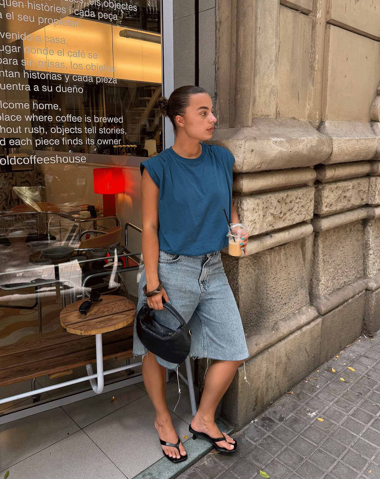 PADDED SHOULDER BUBBLE HEM TEE TEAL