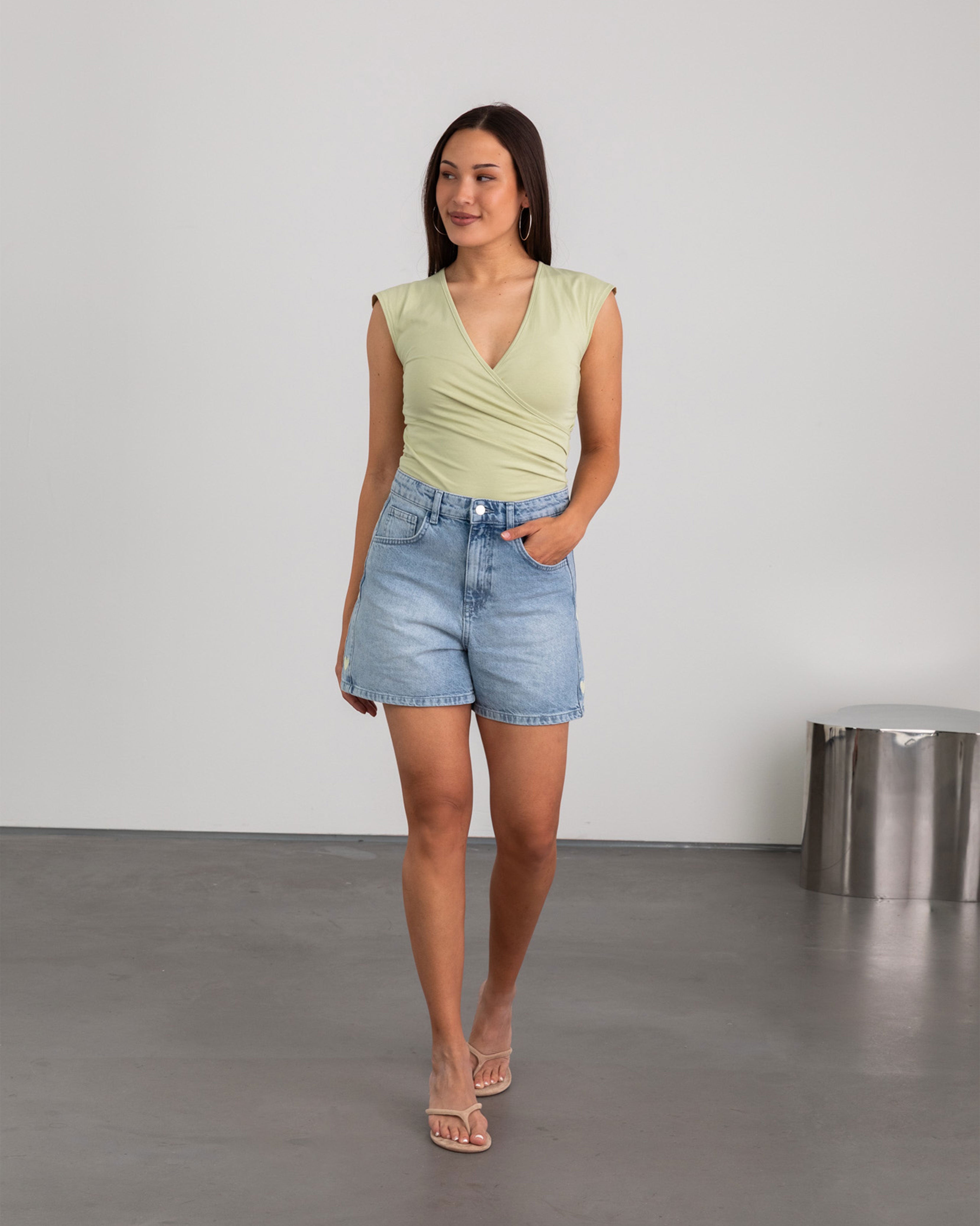 SIDE HEART DENIM MOM SHORT PISTACHE