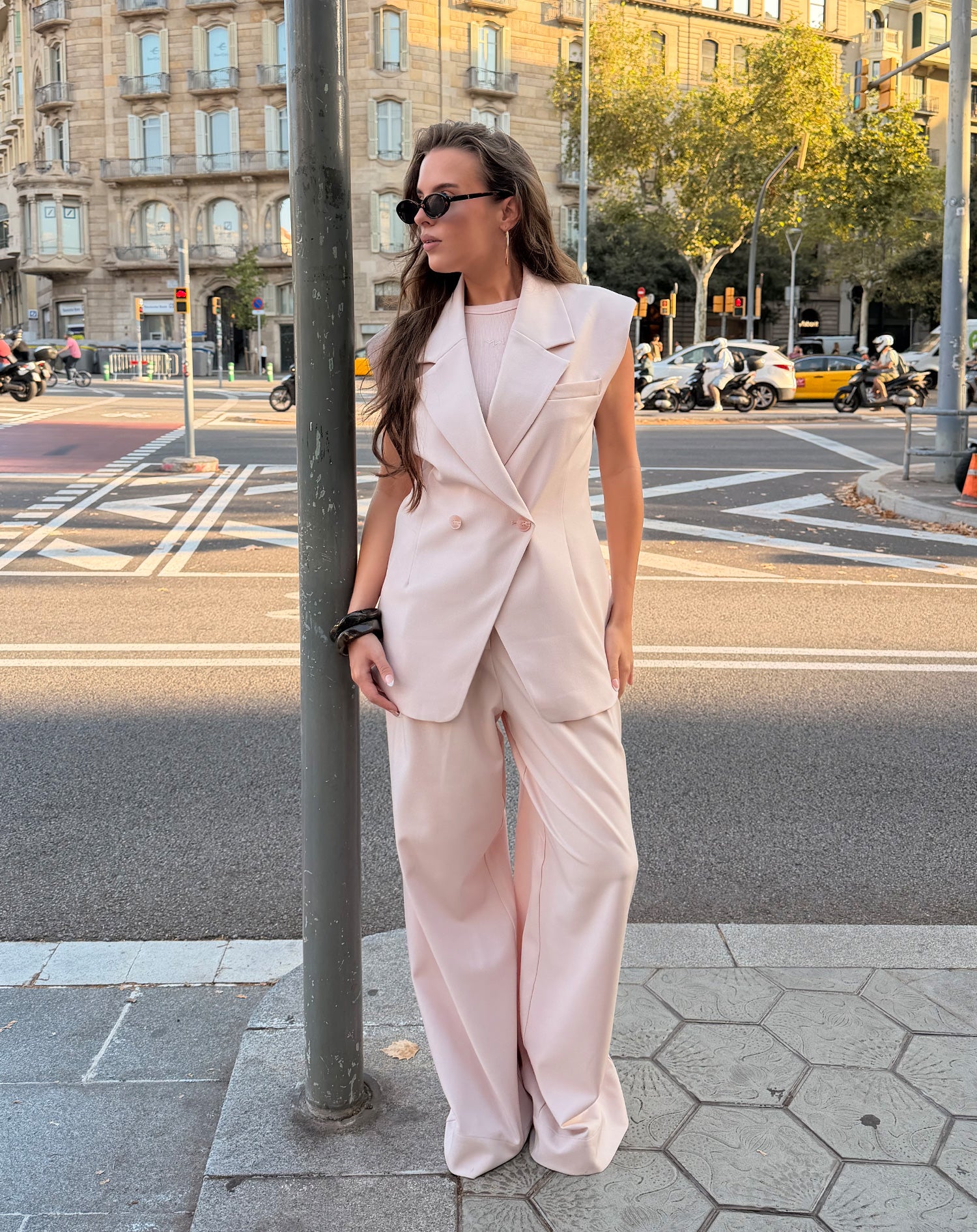 LORNA SLEEVELESS BLAZER LICHTROZE