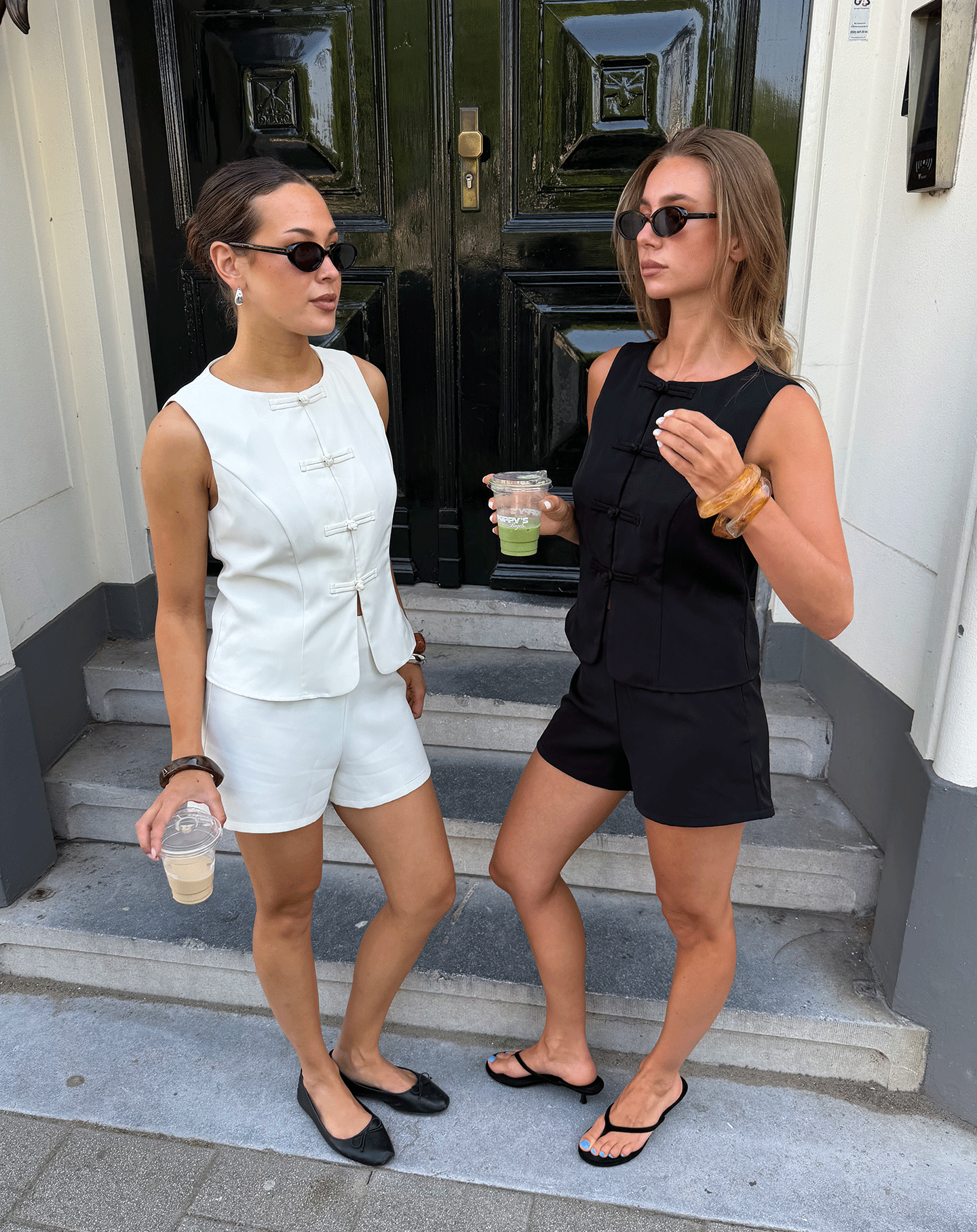 FLYNN HIGH WAIST SHORTS ZWART