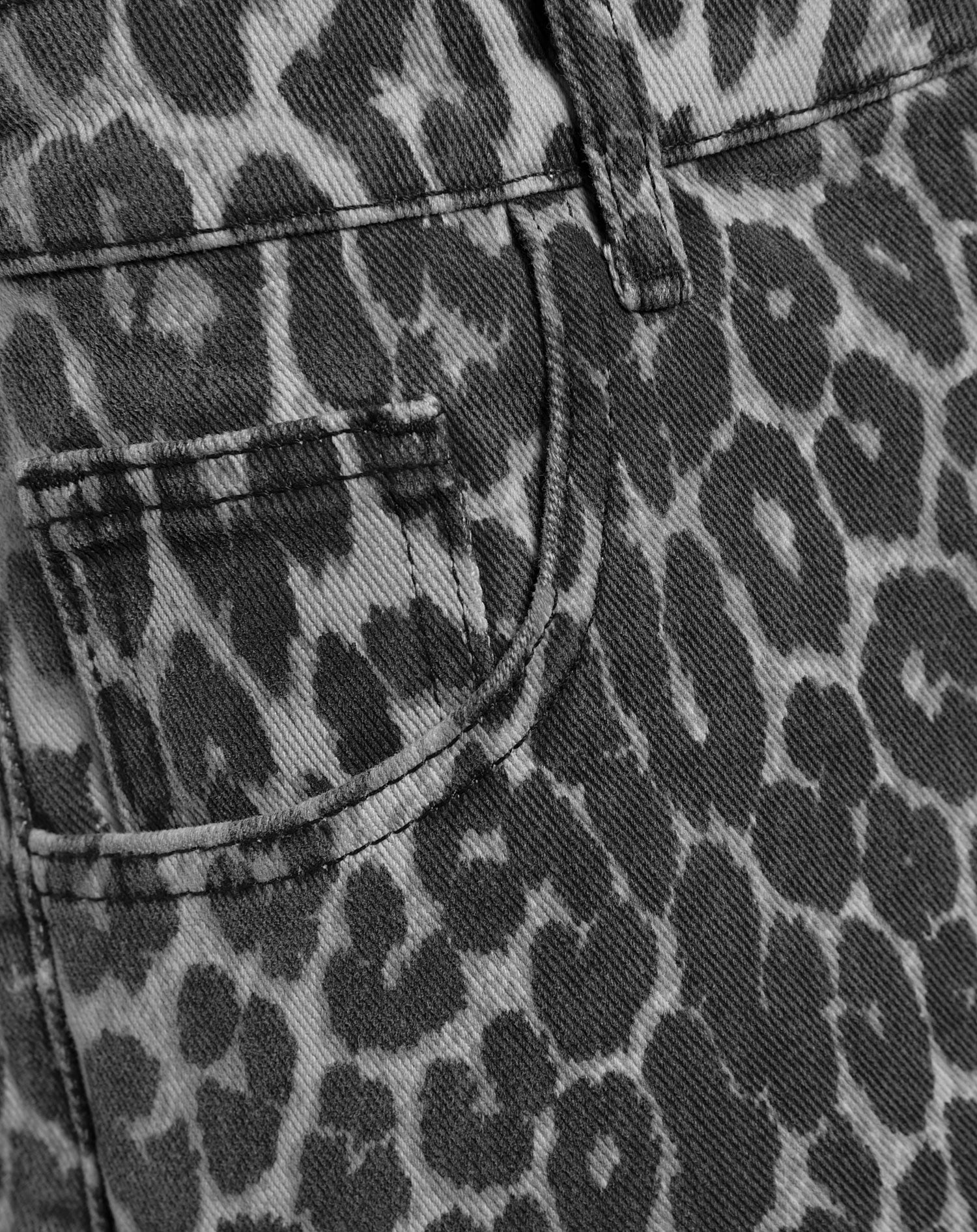 LEOPARD MOM DENIM SHORT GRIJS
