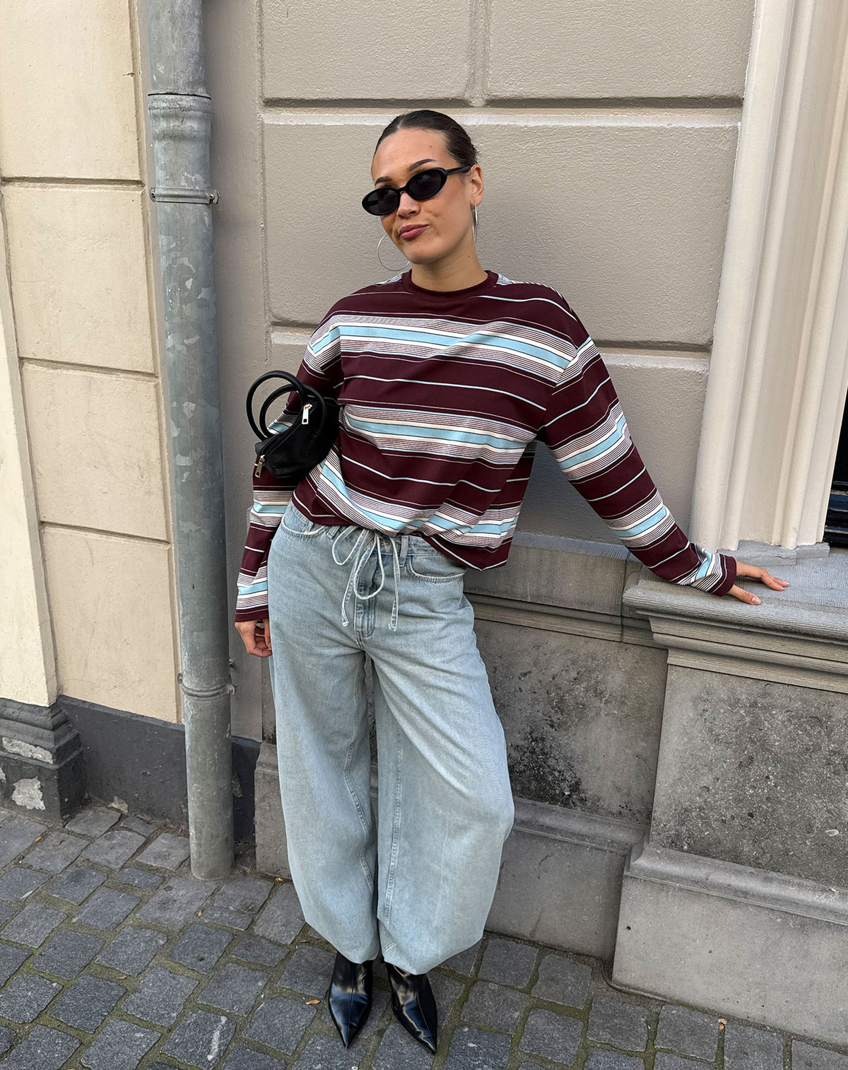 LAINA STRIPED LONG SLEEVE CROPPED TEE BLAUW