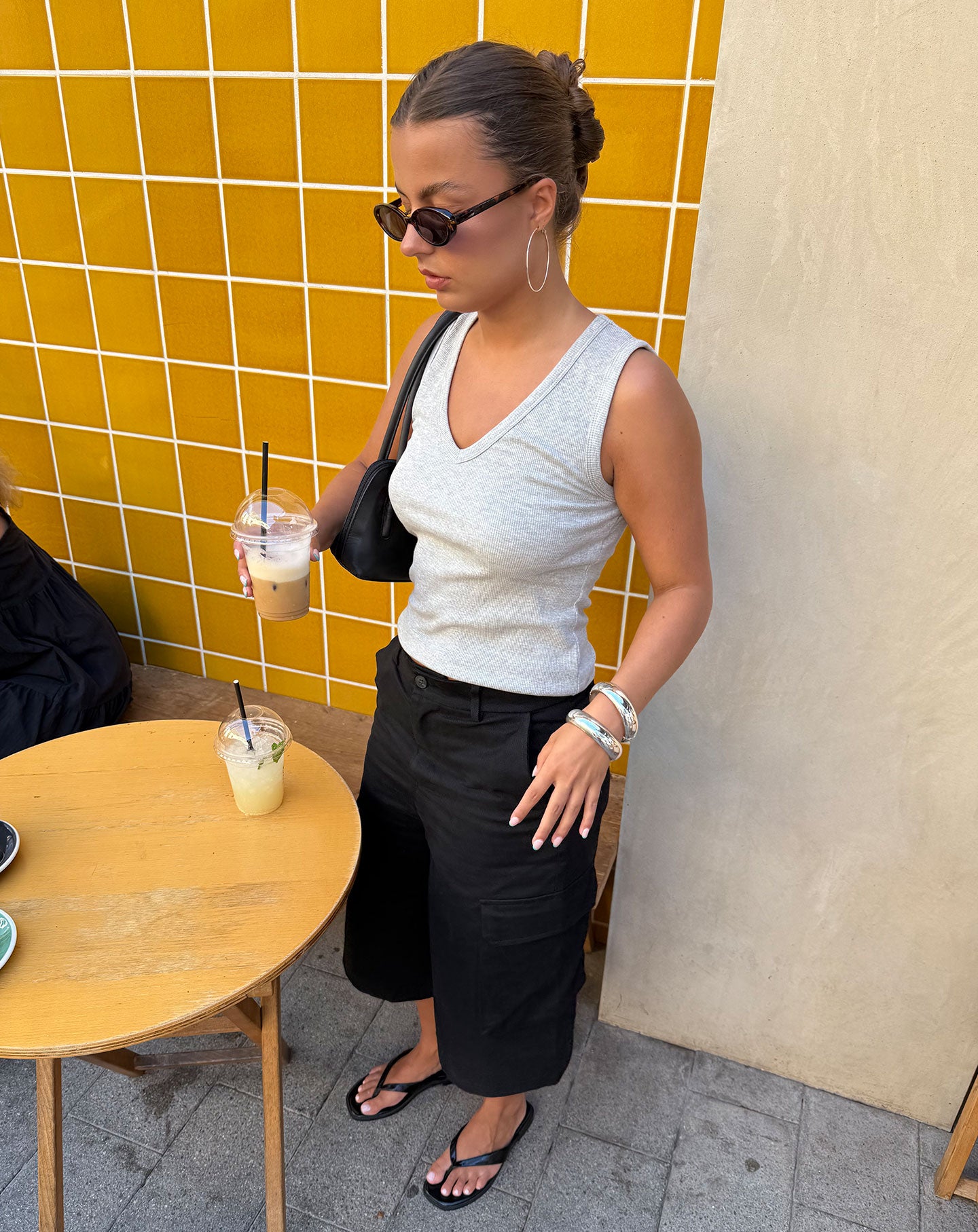 SLEEVELESS VNECK TOP RIB GRIJS MELANGE