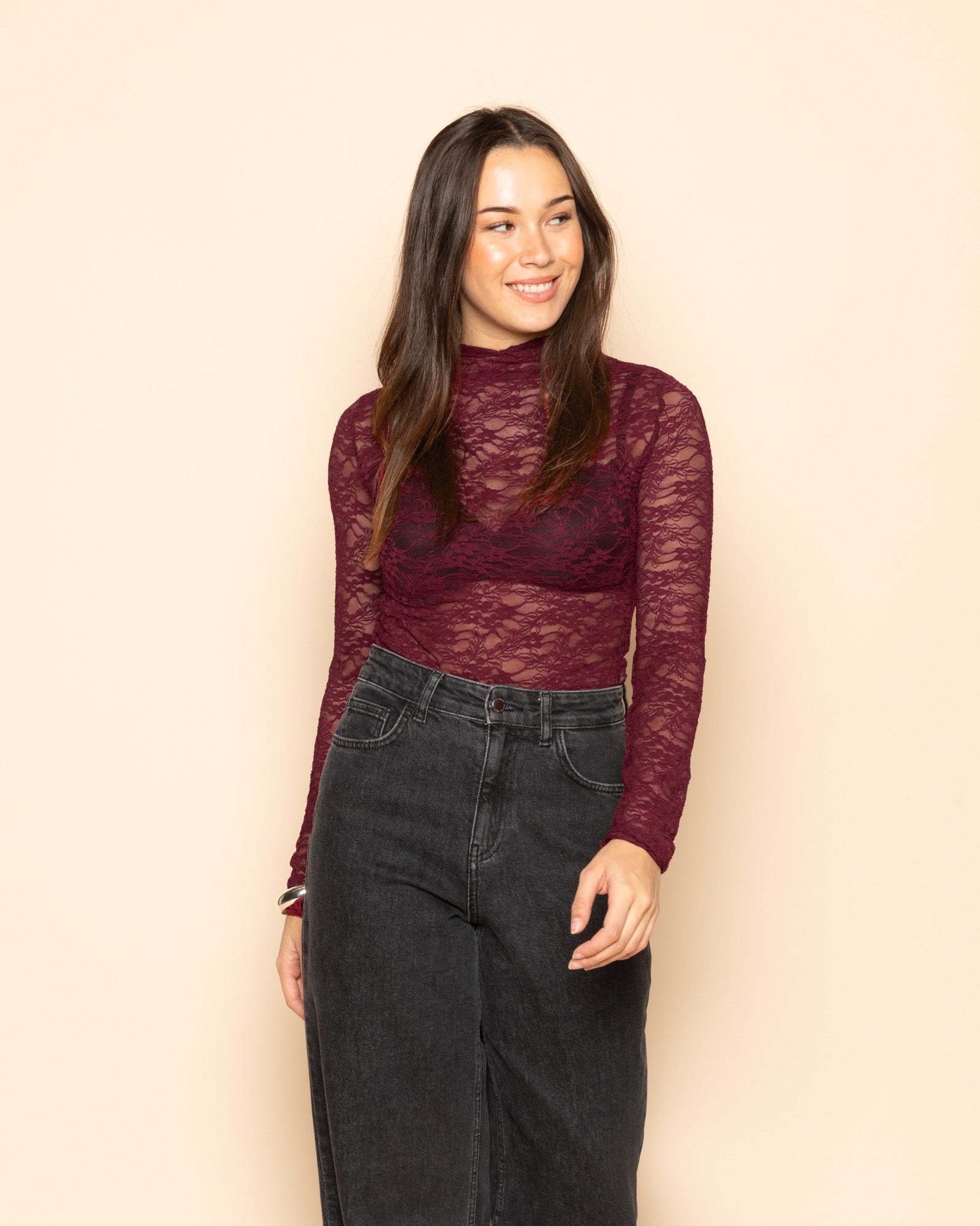 MADDIE LACE TOP BURGUNDY