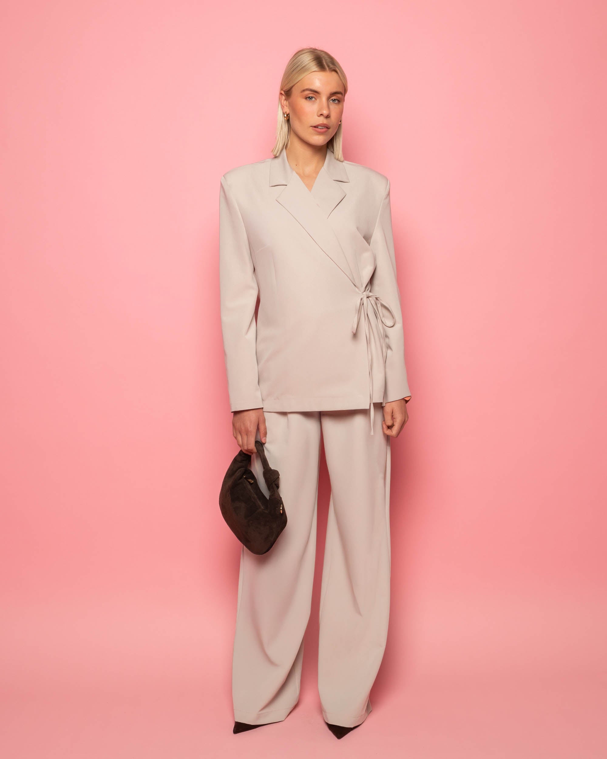 ZOEY WRAP UP BLAZER BEIGE