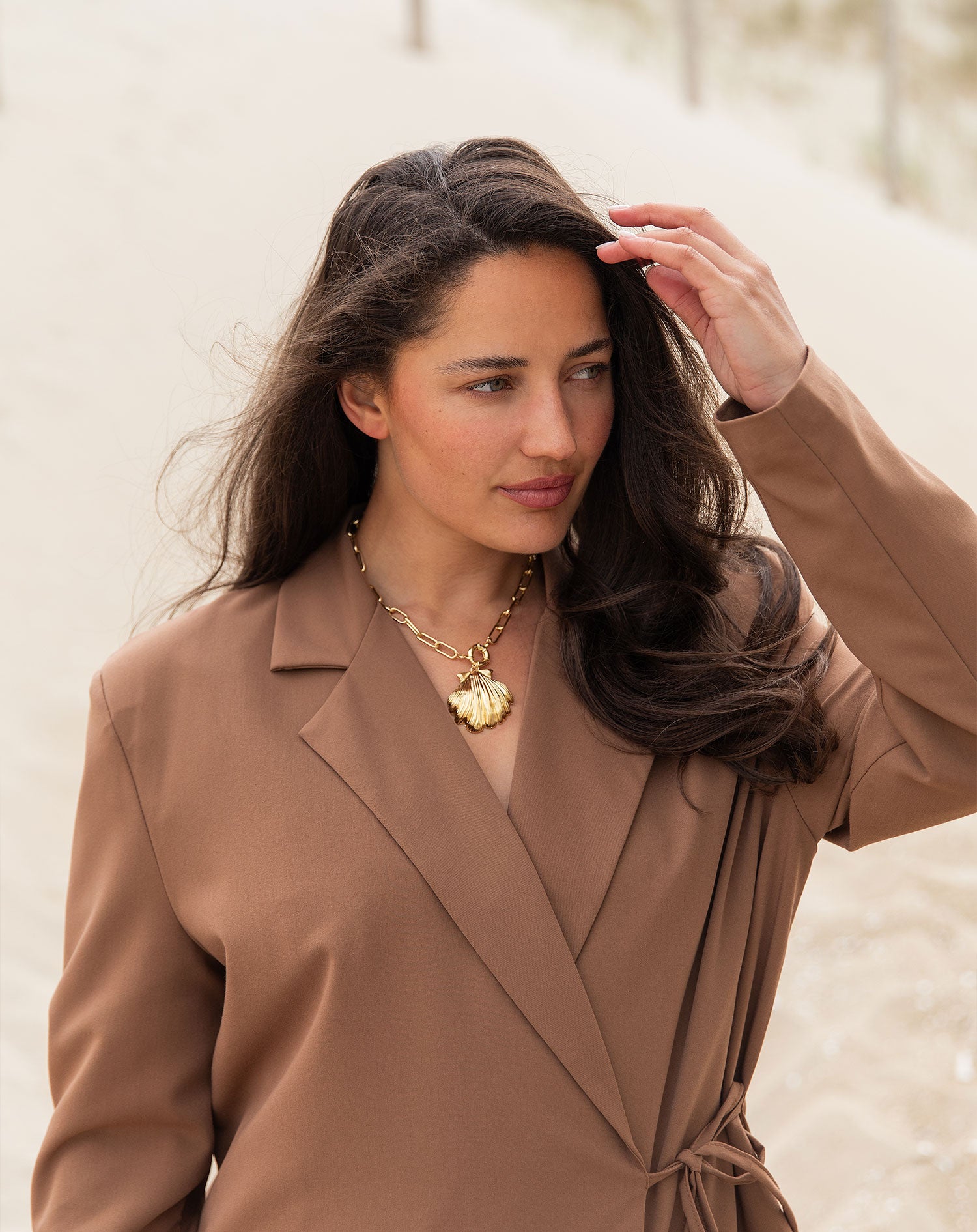 SEASHELL CHUNKY NECKLACE