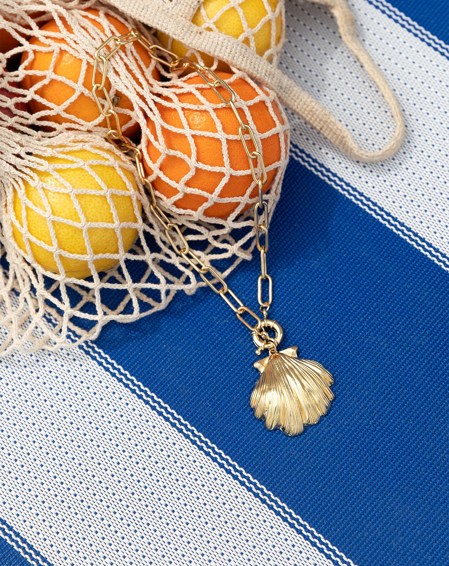 SEASHELL CHUNKY NECKLACE