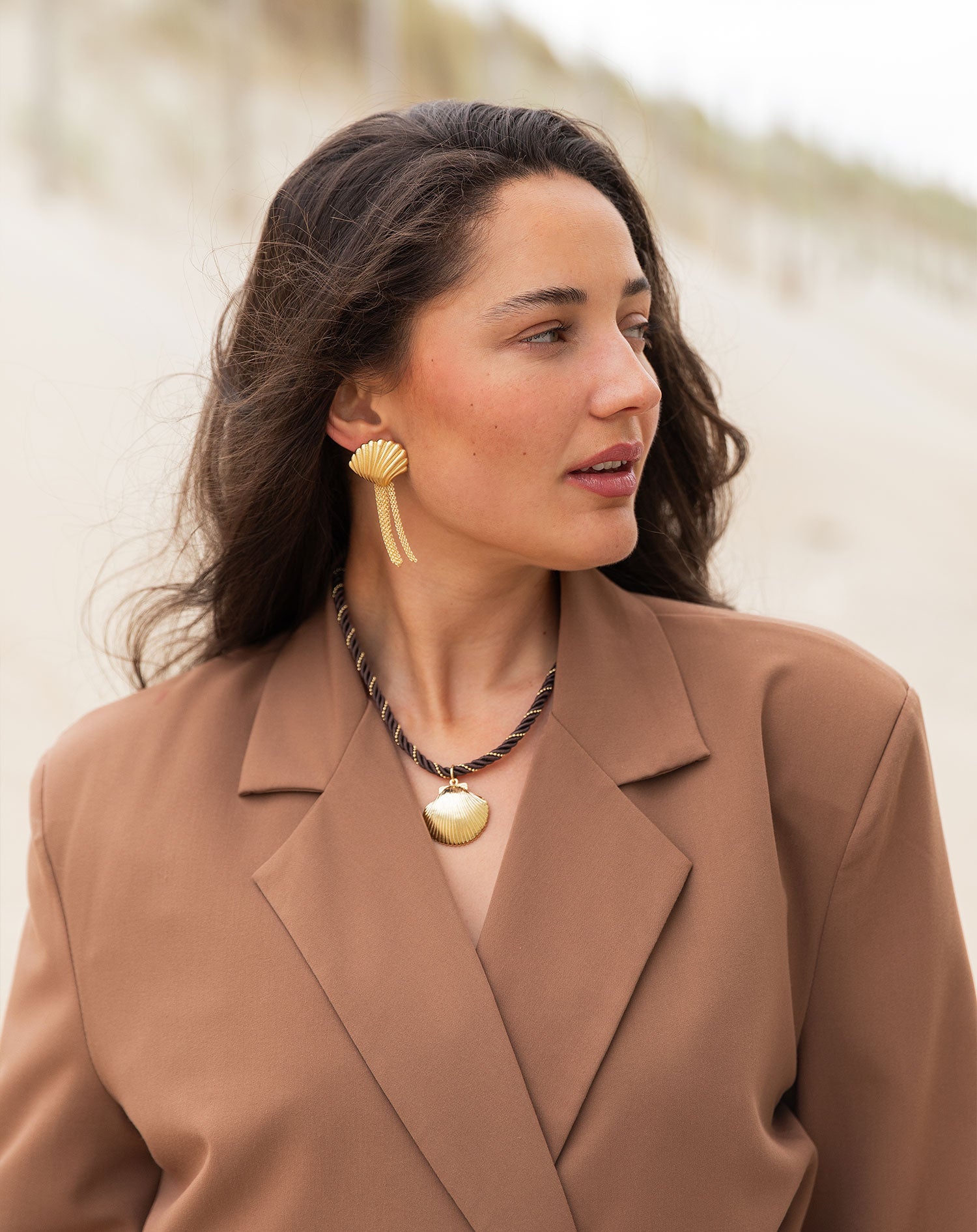 SEASHELL DOTS CORD NECKLACE BROWN