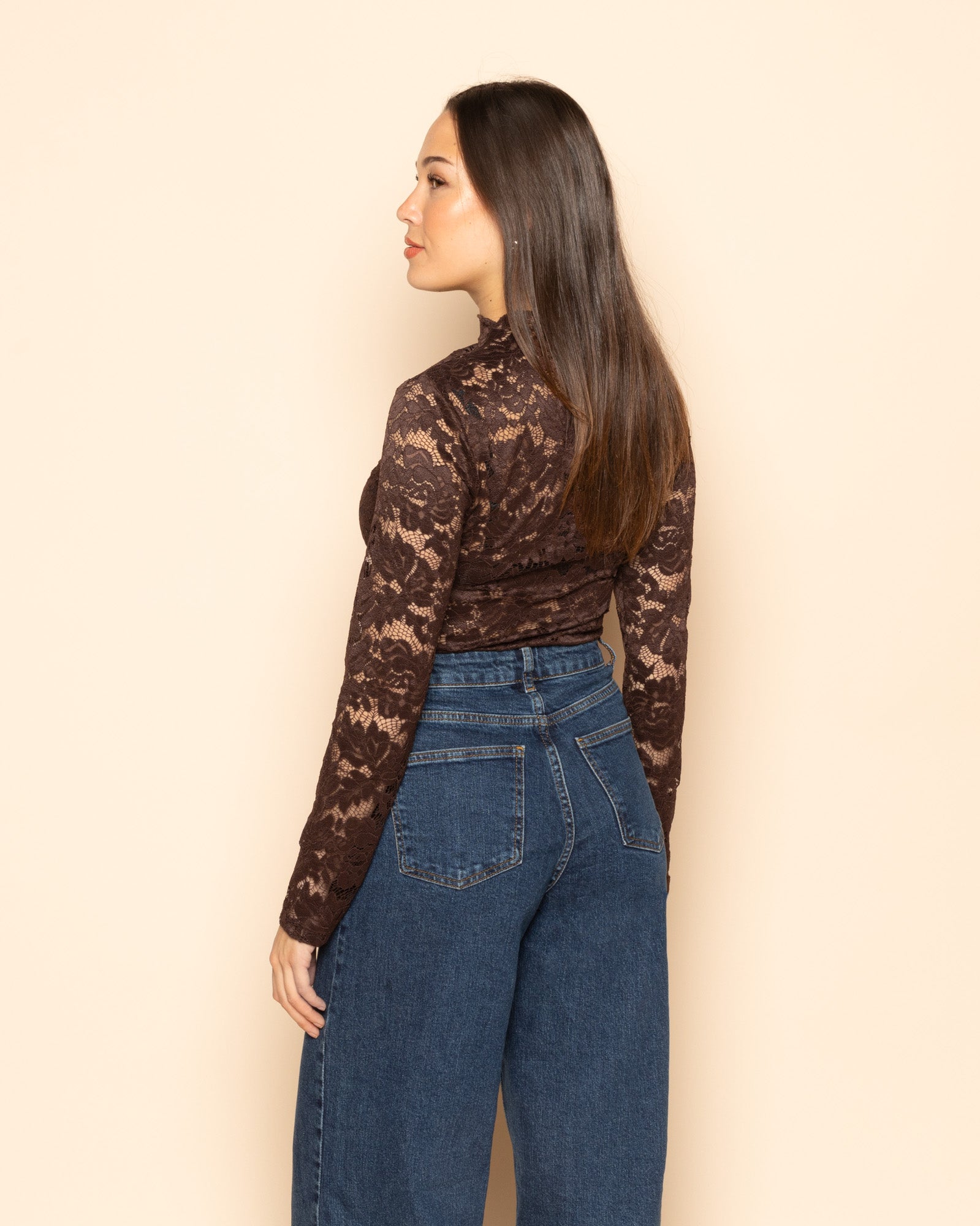 ROSY LACE TOP BRUIN