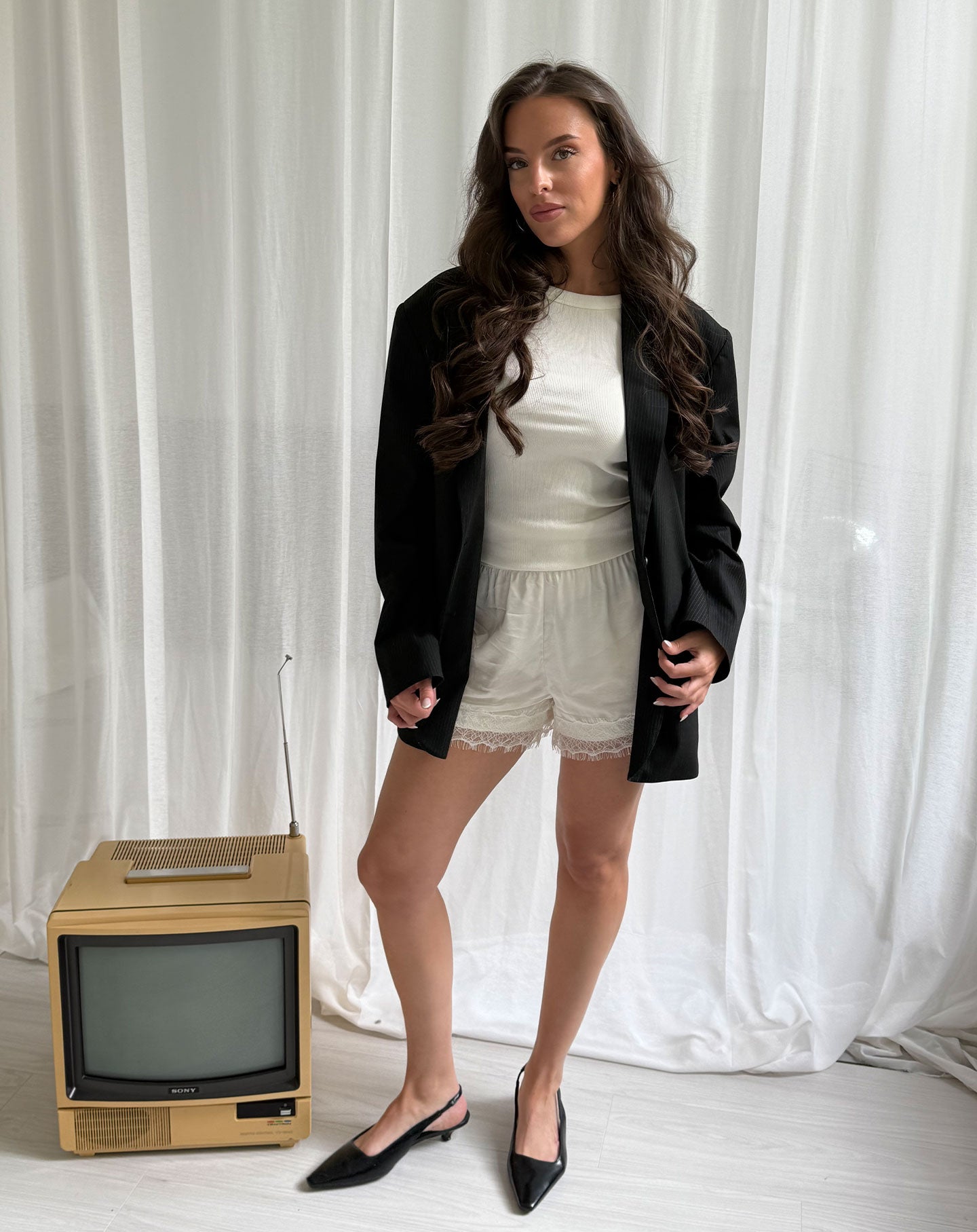 FENNA LACE SHORTS WIT