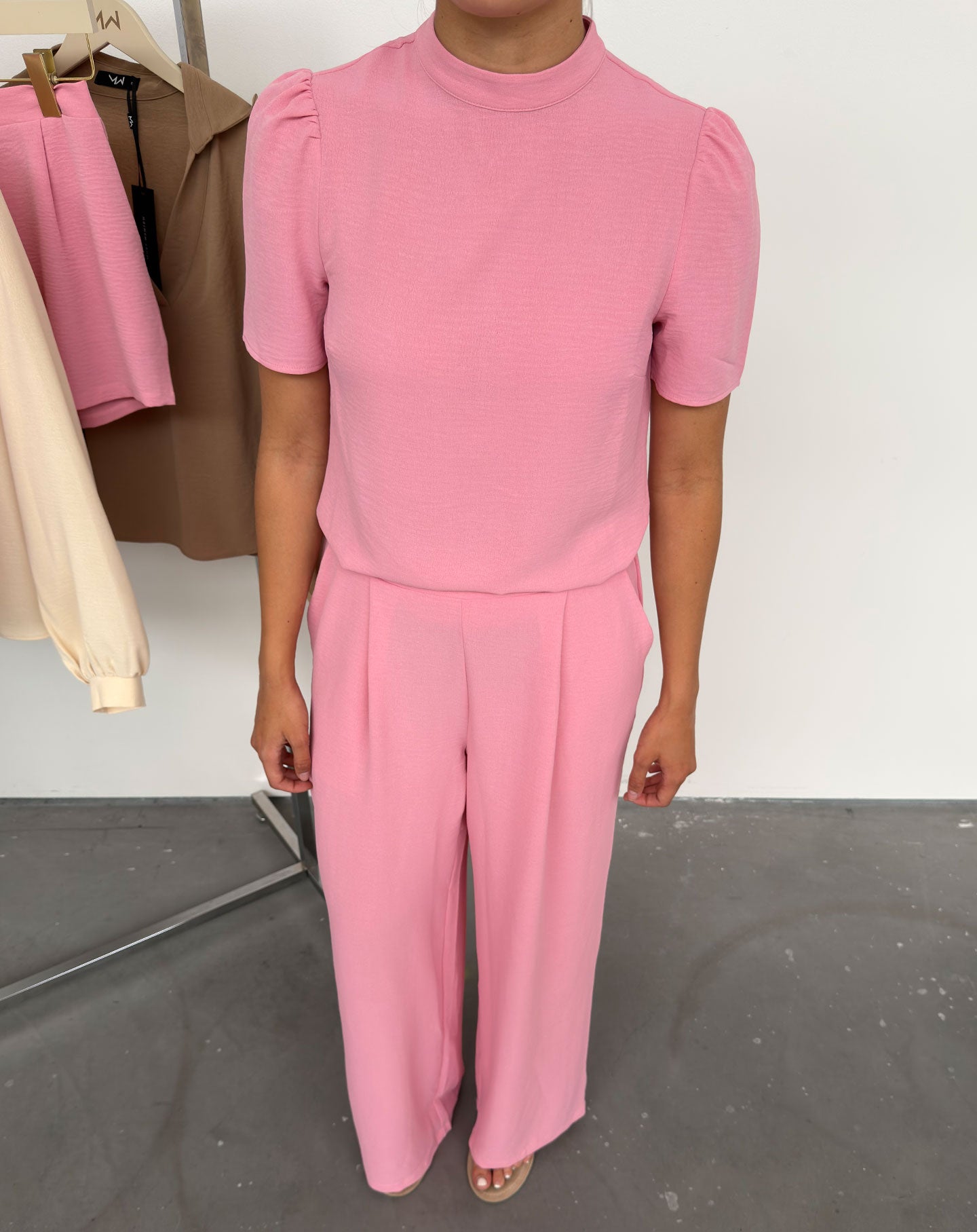 JULIE SHORT SLEEVE TOP HARD PINK