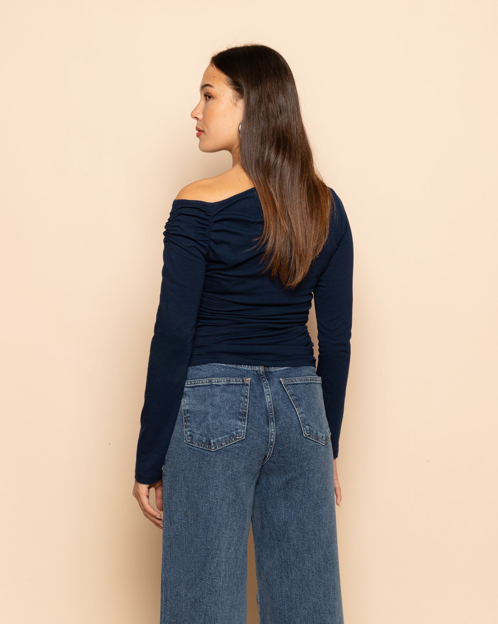 TAMAR OFF SHOULDER RUCHED TOP NAVY