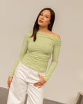 TAMAR OFF SHOULDER RUCHED TOP LICHT OLIJFGROEN