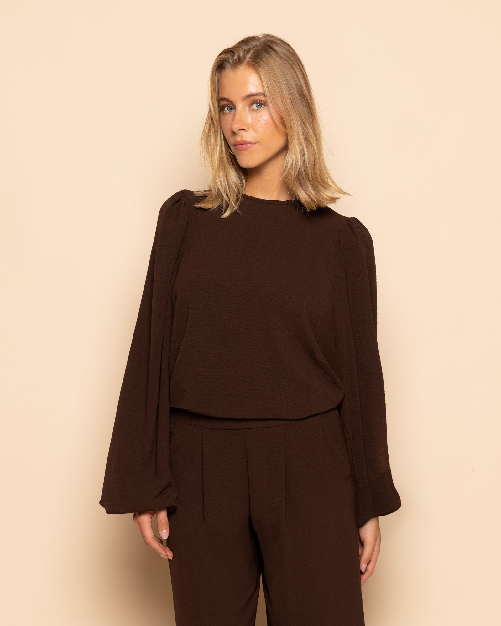 JULIE PUFF LONG SLEEVE TOP BRUIN