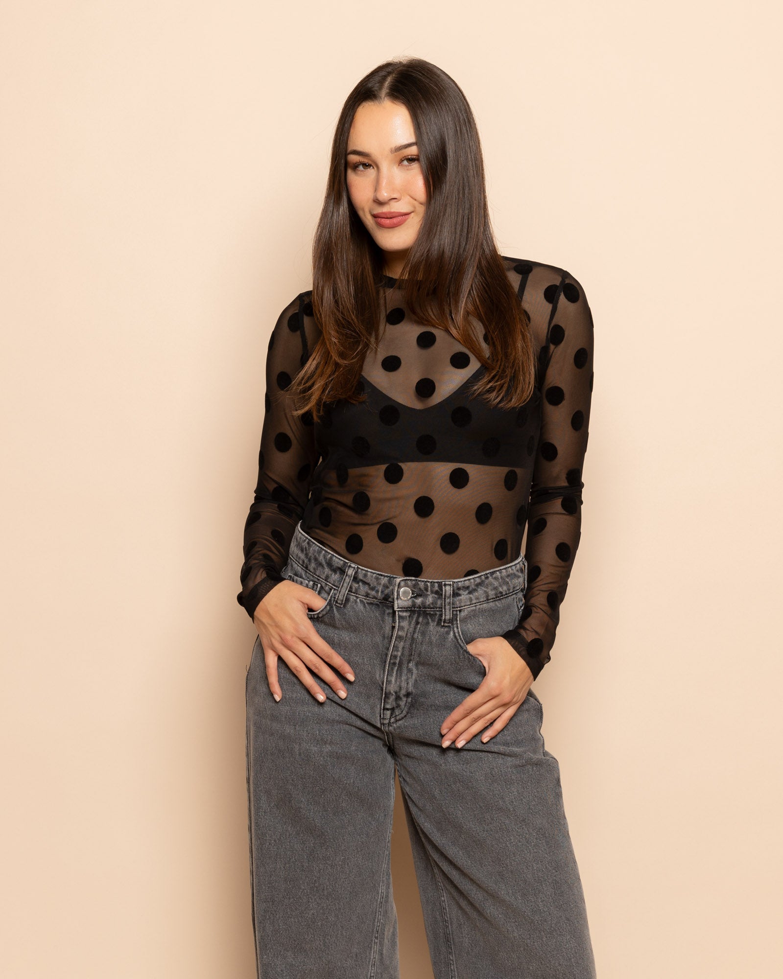 BIG DOTS MESH TOP ZWART
