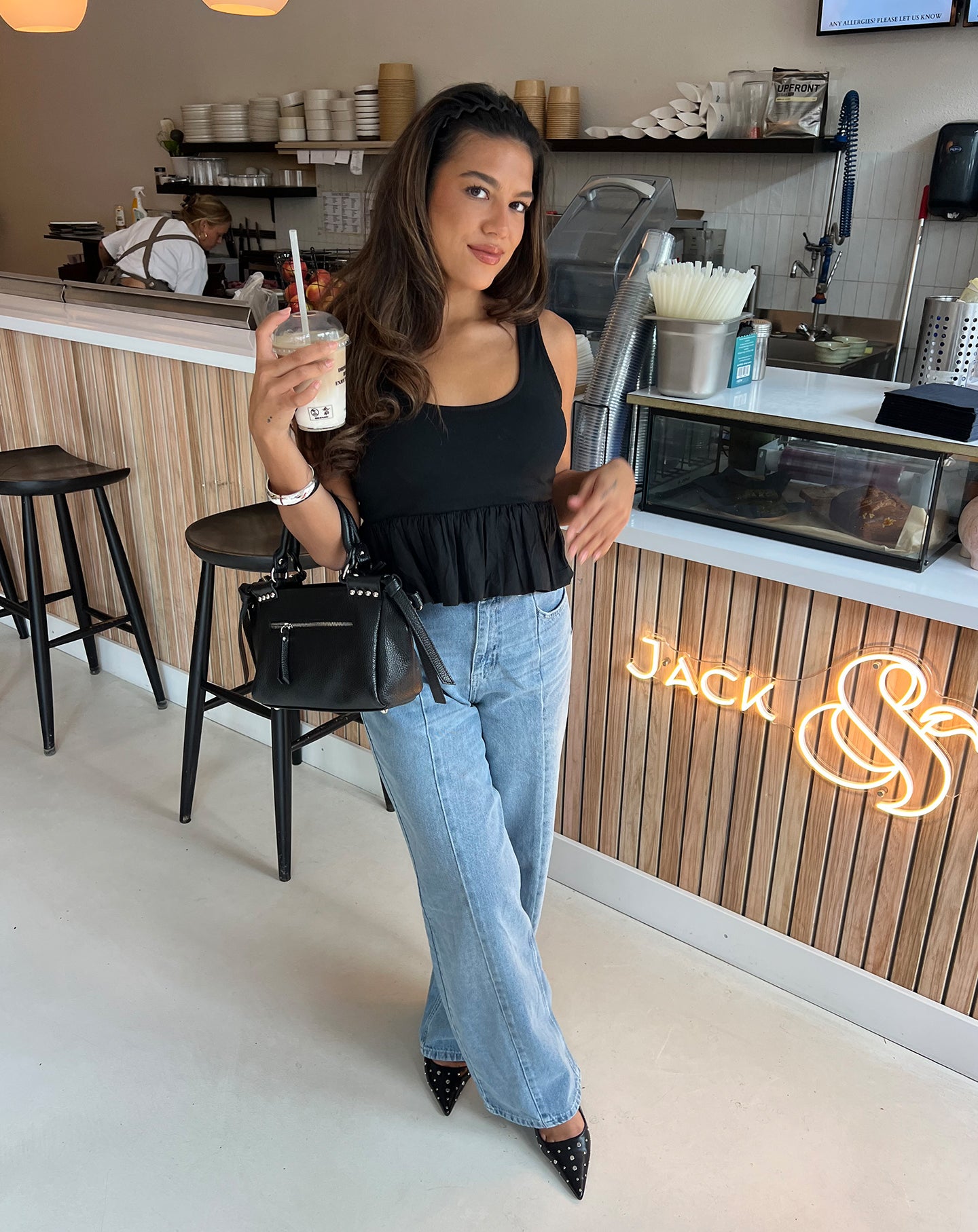 CONTRAST BUBBLE HEM SINGLET ZWART