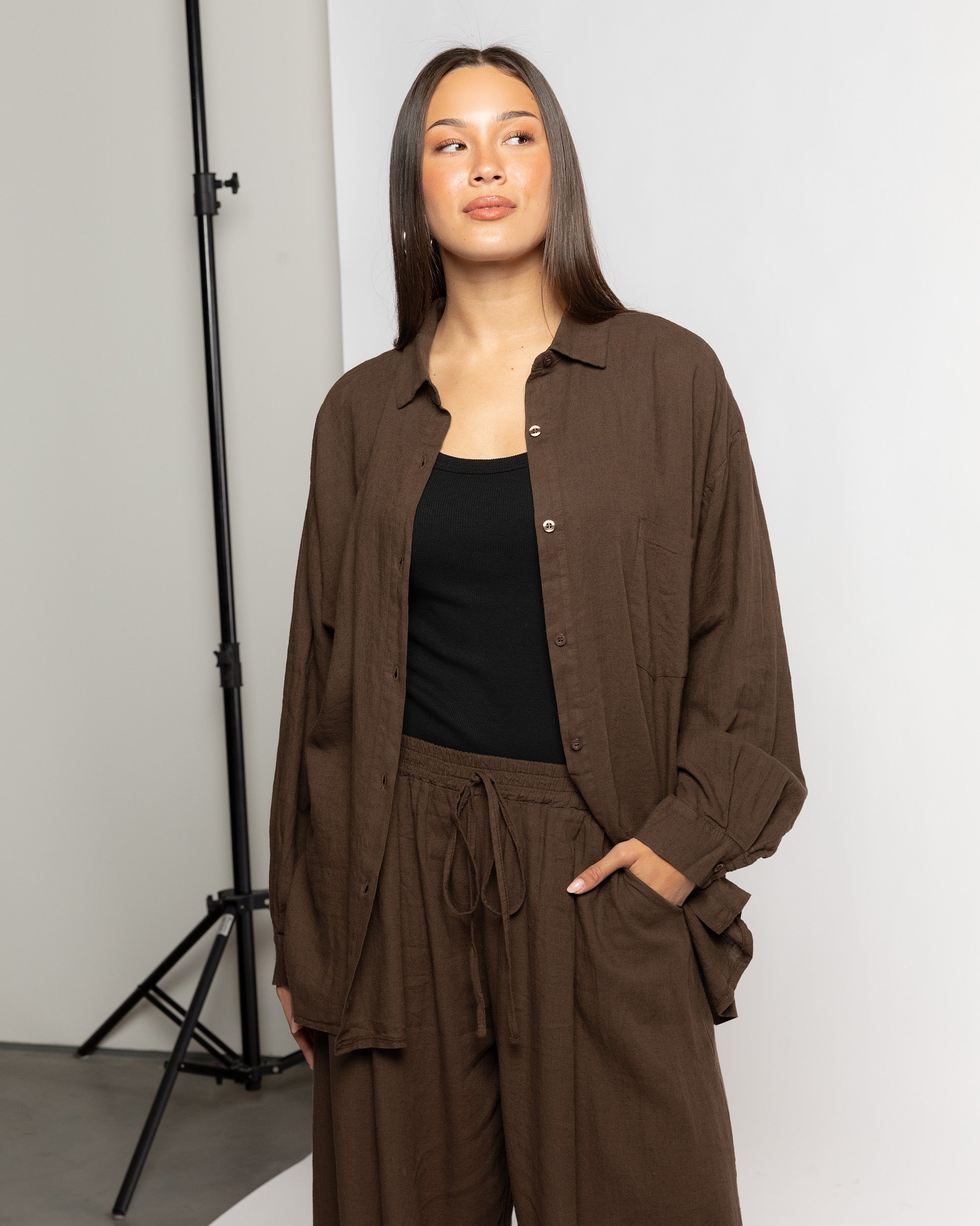 CARMEN LINEN OVERSIZED BLOUSE BRUIN