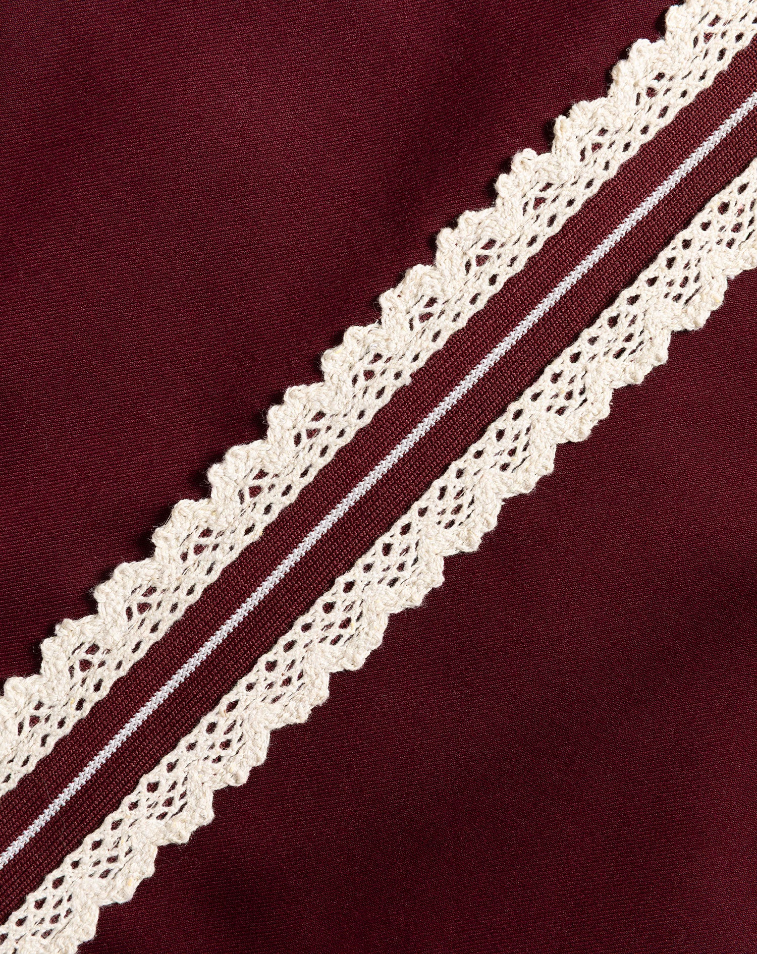 CROCHET TAPE PANTALON BURGUNDY