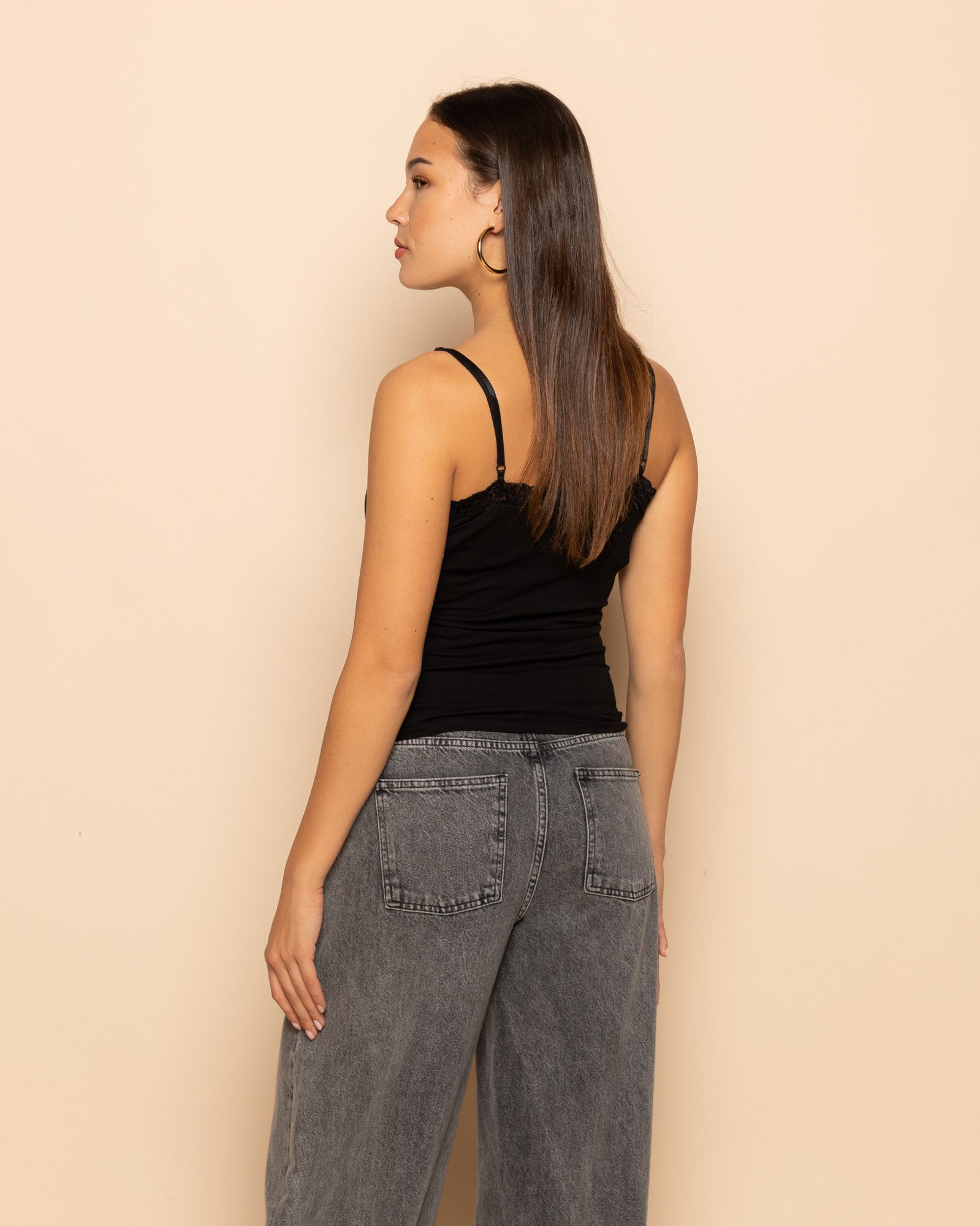 LACE V-NECK CAMI TOP ZWART