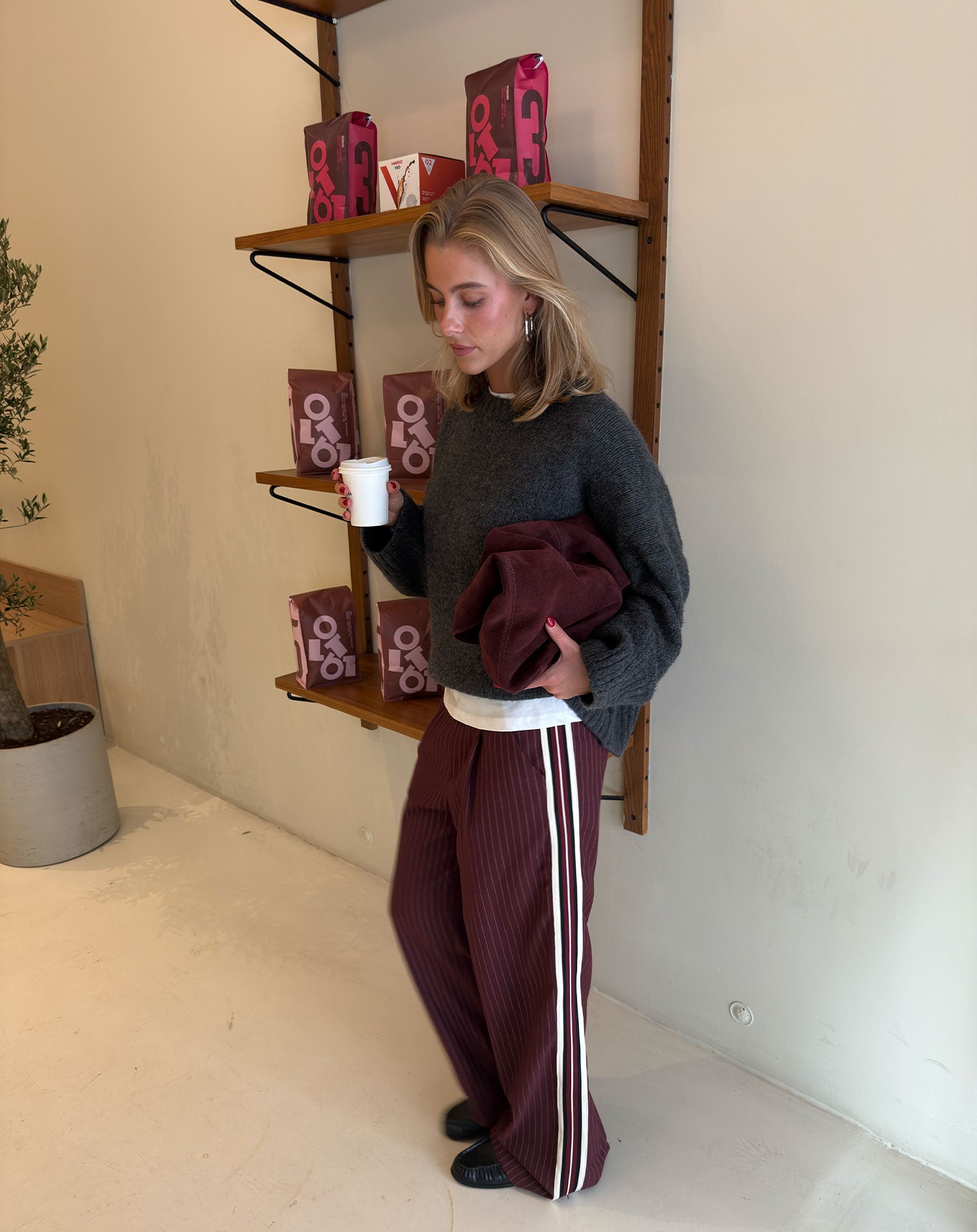 TAPE PINSTRIPE PANTALON BURGUNDY