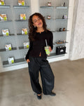 FAUX LEATHER BALLOON PANTS ZWART