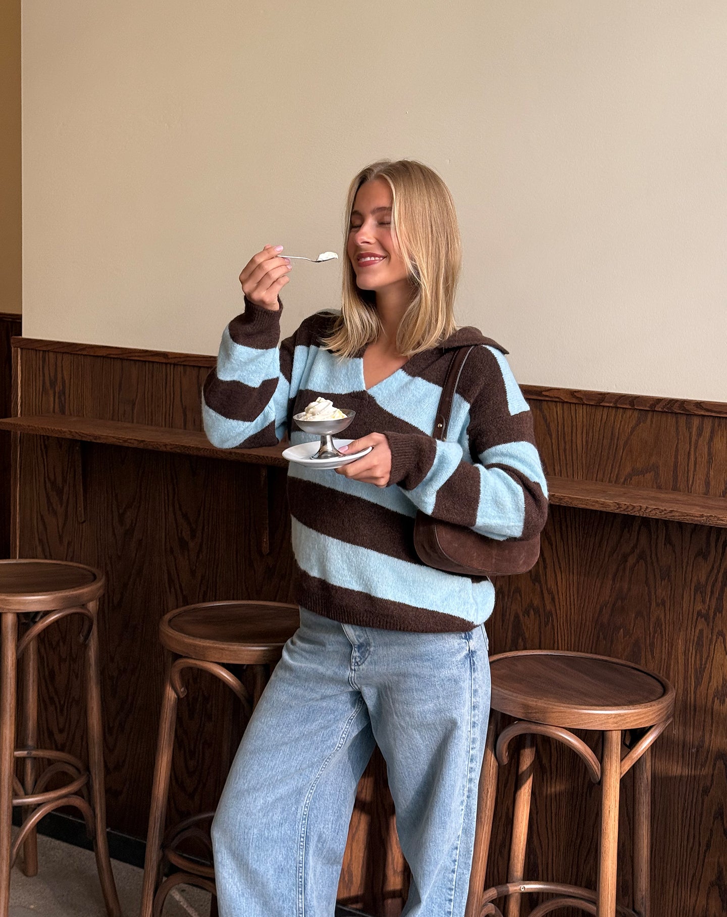 KNITTED STRIPE POLO LICHTBLAUW