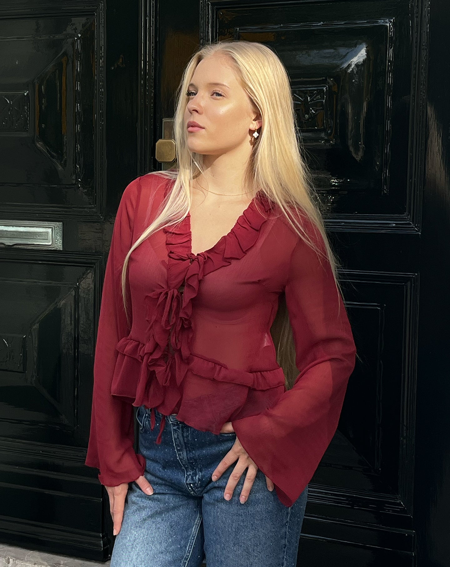 EVY CRINKLE RUFFLE TOP BORDEAUX