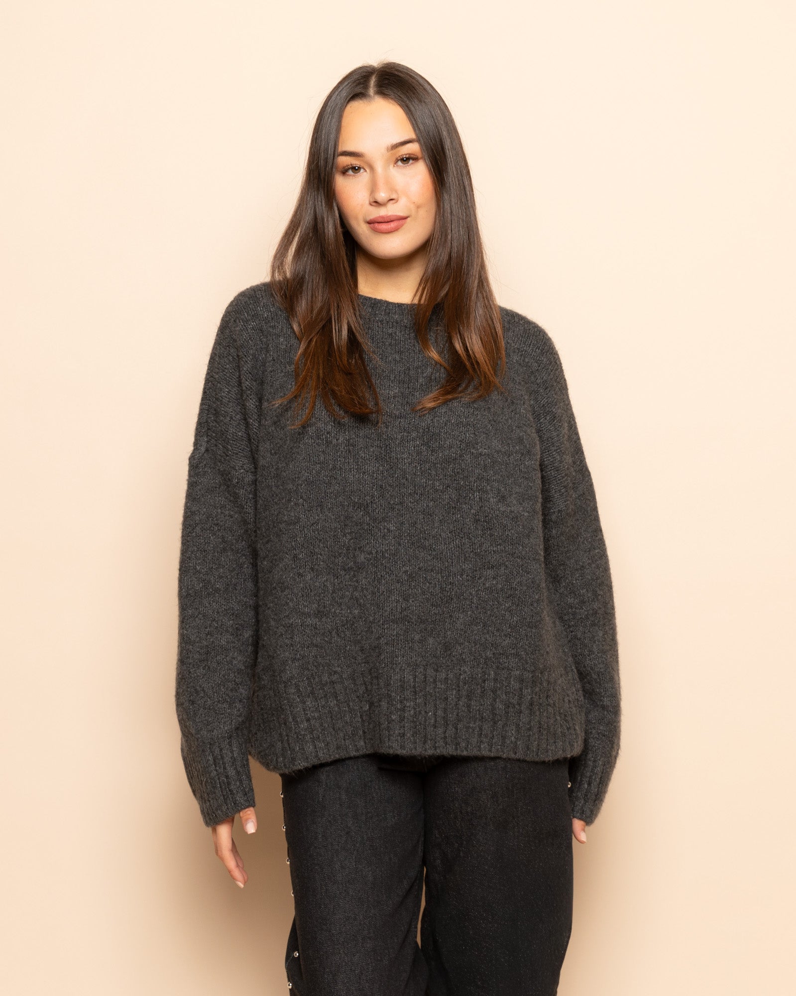 BIANCA BOXY KNIT DONKERGRIJS
